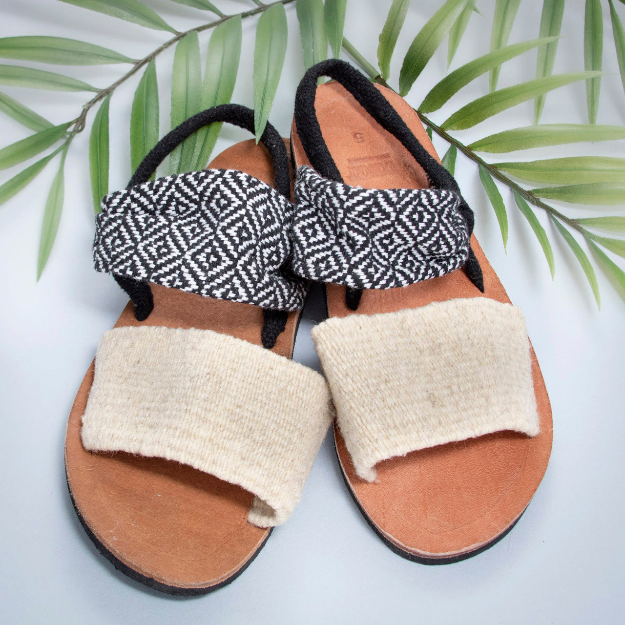 dolce pedal Xadani Pedal Loom Flat Sandals