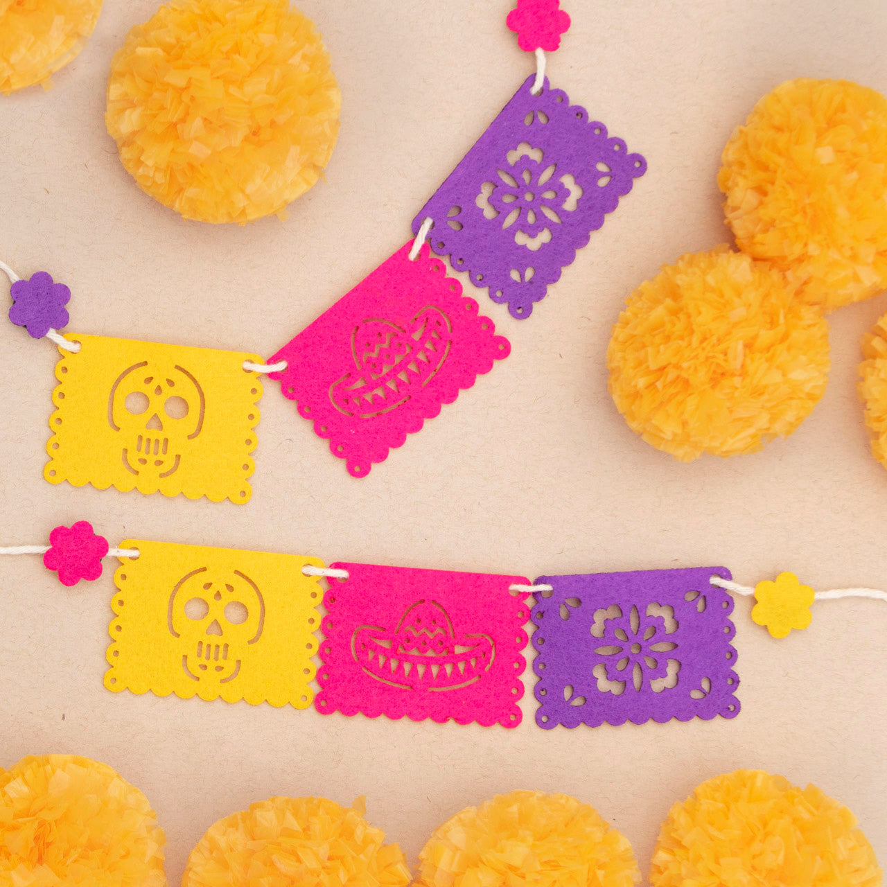 Día de Los Muertos Felt Mini Papel Picado Banner Magnet