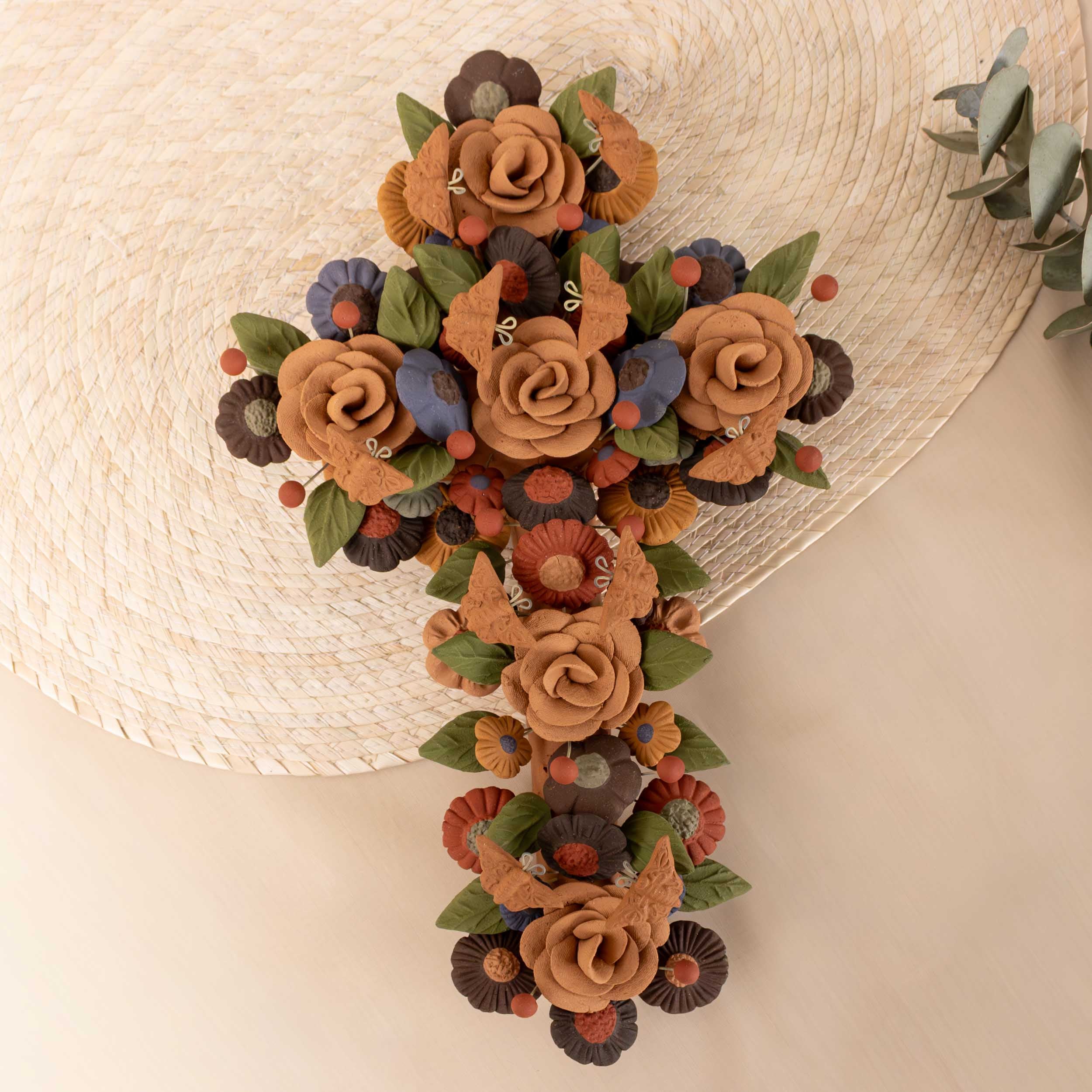 Large Floral Cross Barro Pigmentado Clay Wall Art