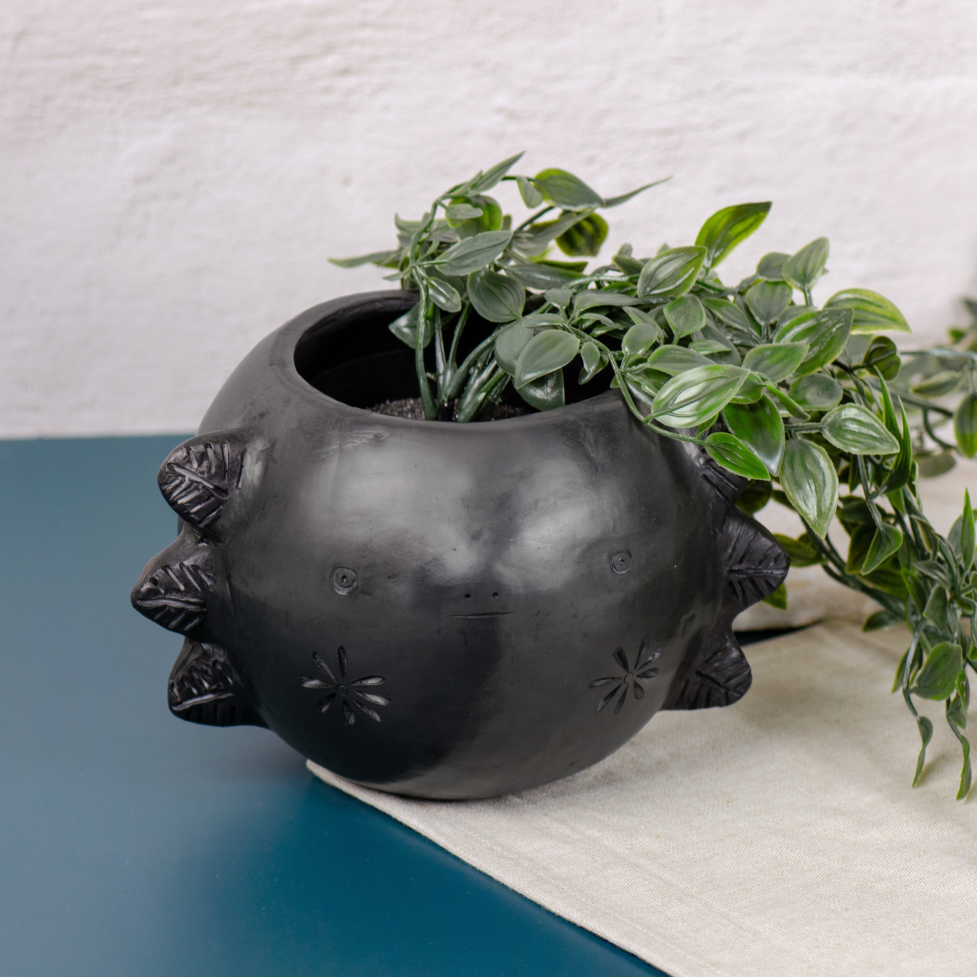 Barro Negro Axolotl Planter | Lolo Mexican Mercadito
