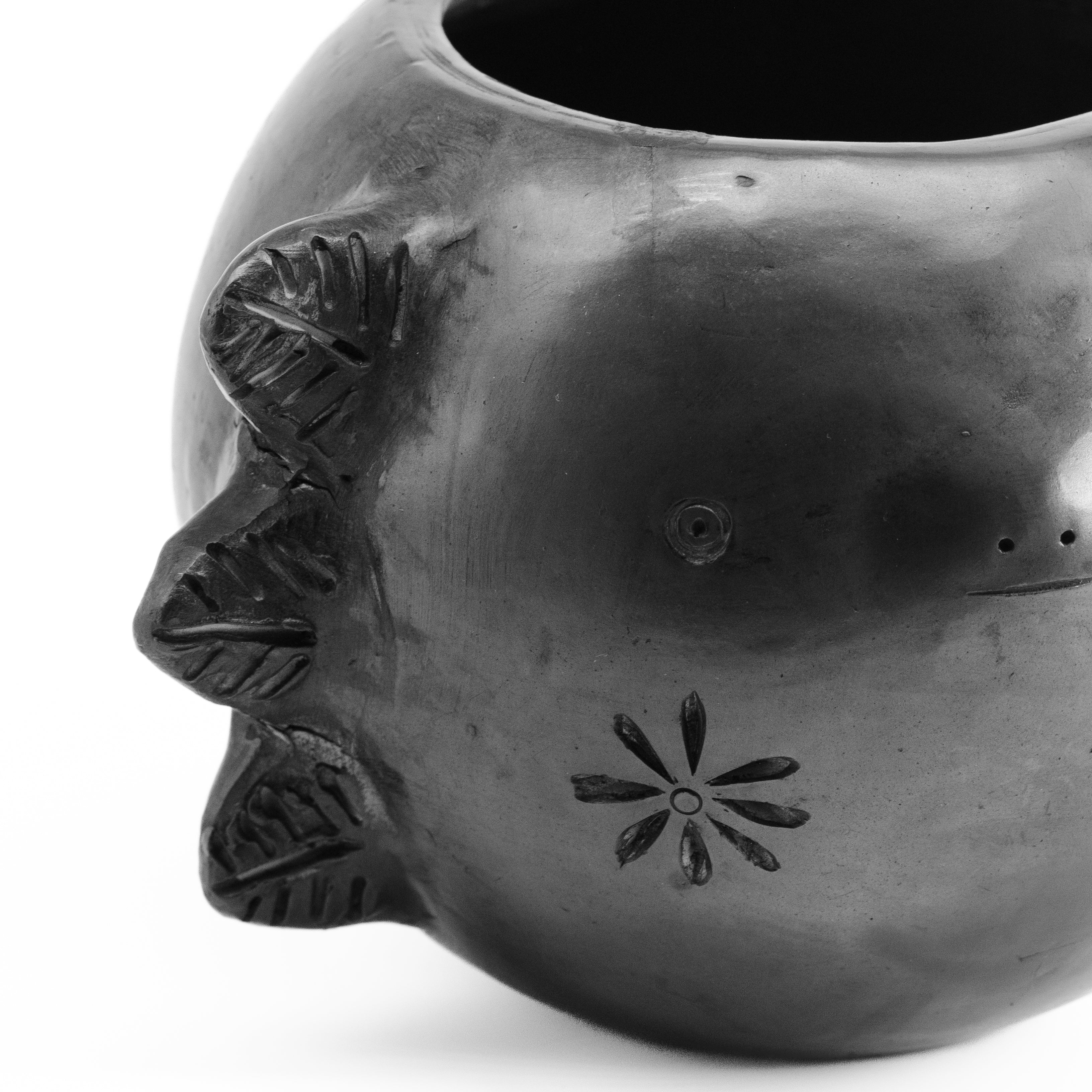 Barro Negro Axolotl Planter