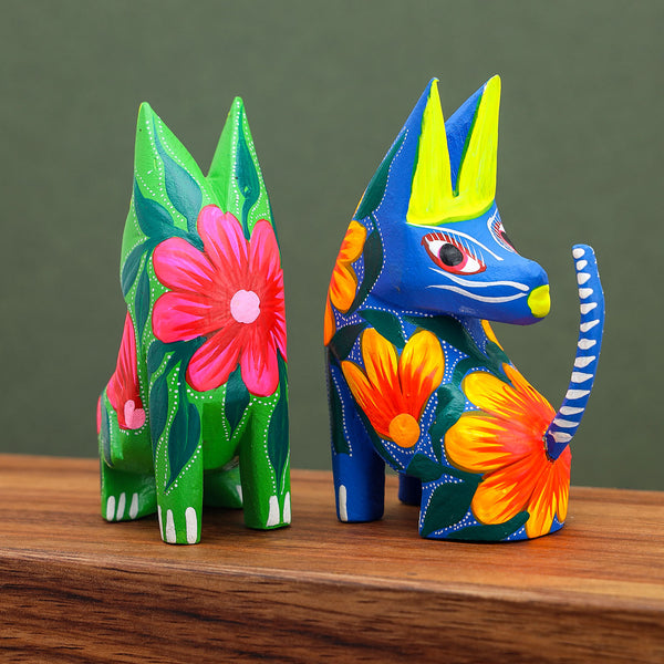 Large Coyote Head Turned Wooden Figurine | Lolo Mercadito