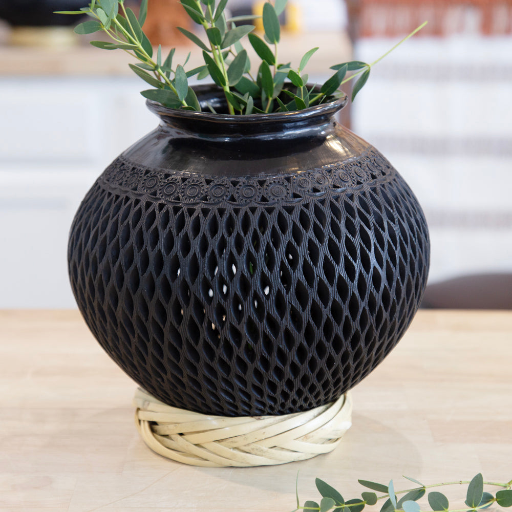 Barro Negro Traditional Lattice Decorative Vase