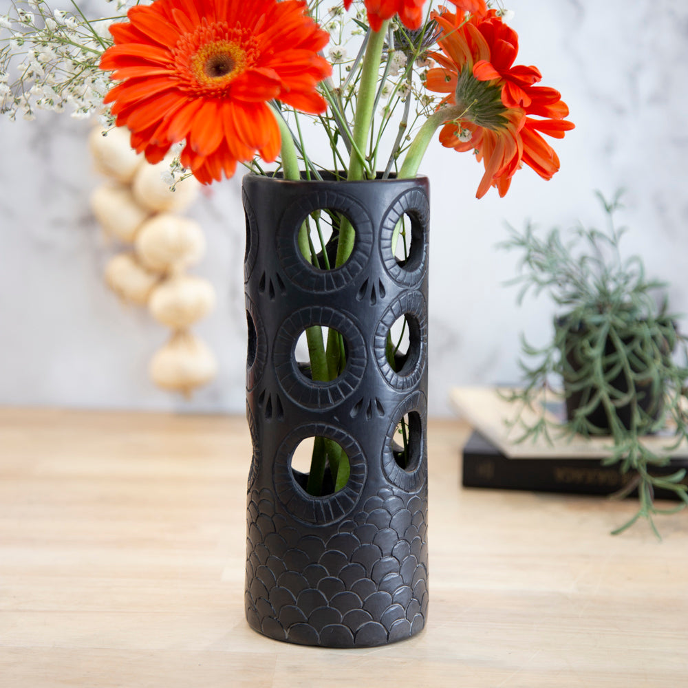 Barro Negro Ventanas Carved Vase