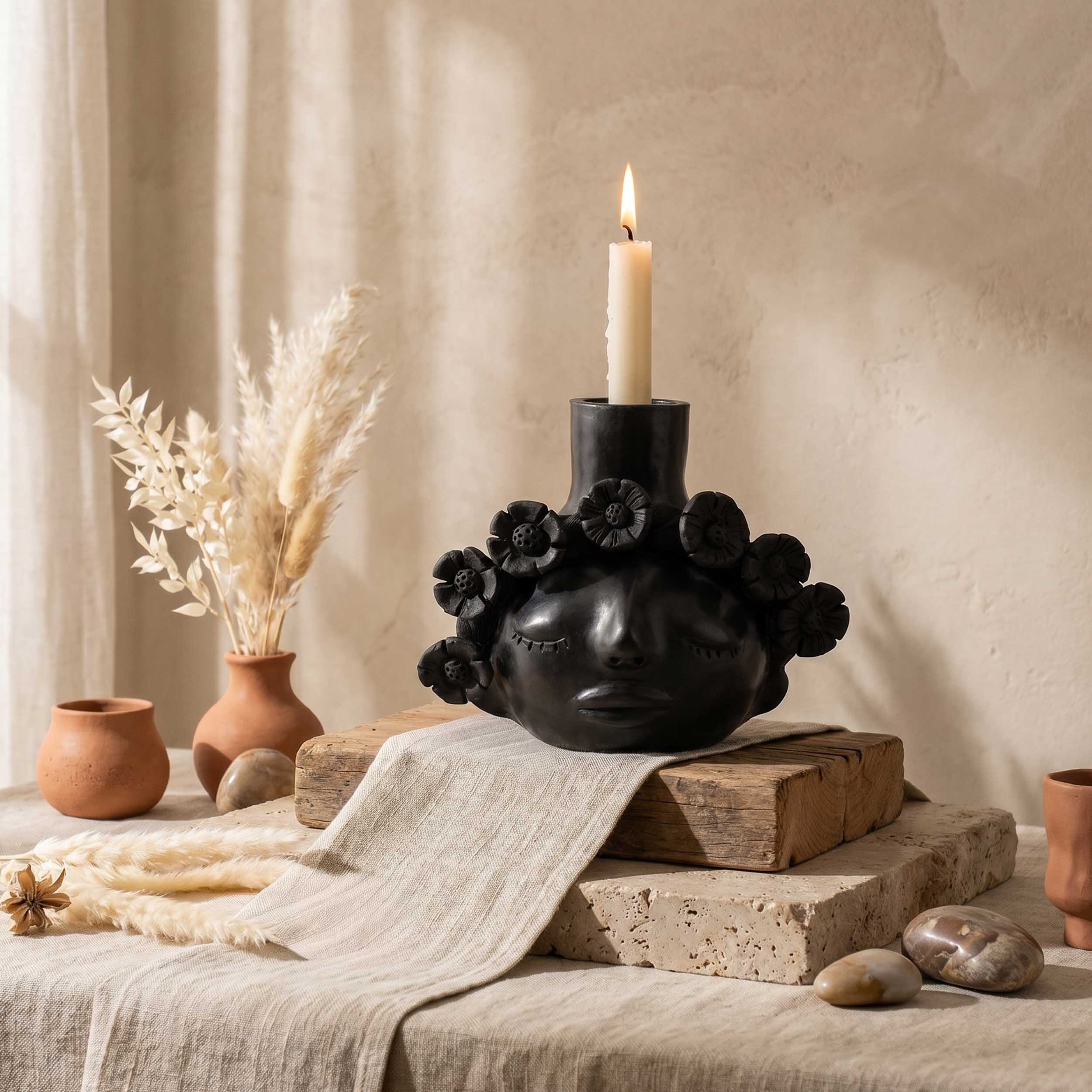 Barro Negro Reina Candle Holder