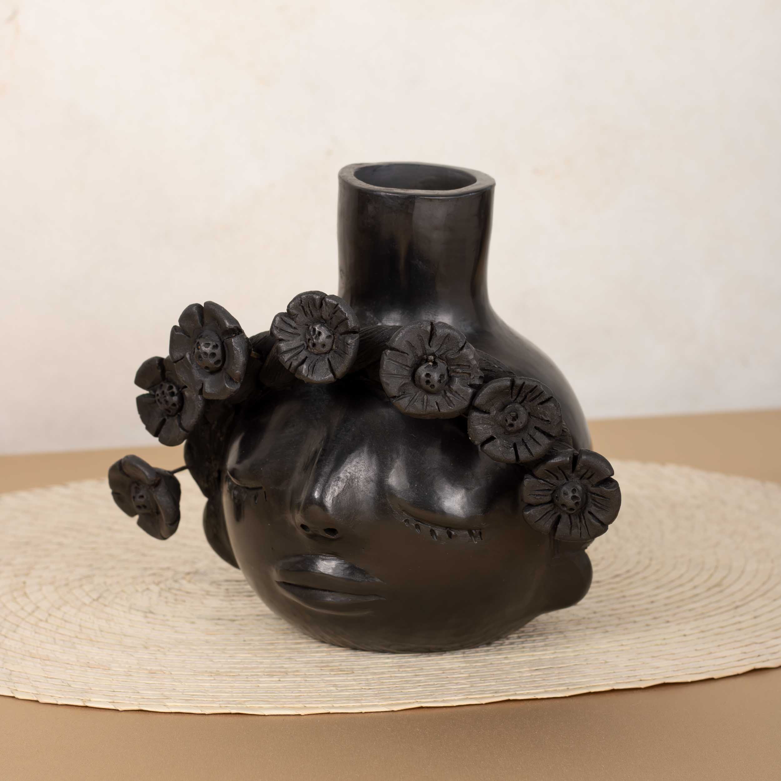 Barro Negro Reina Candle Holder