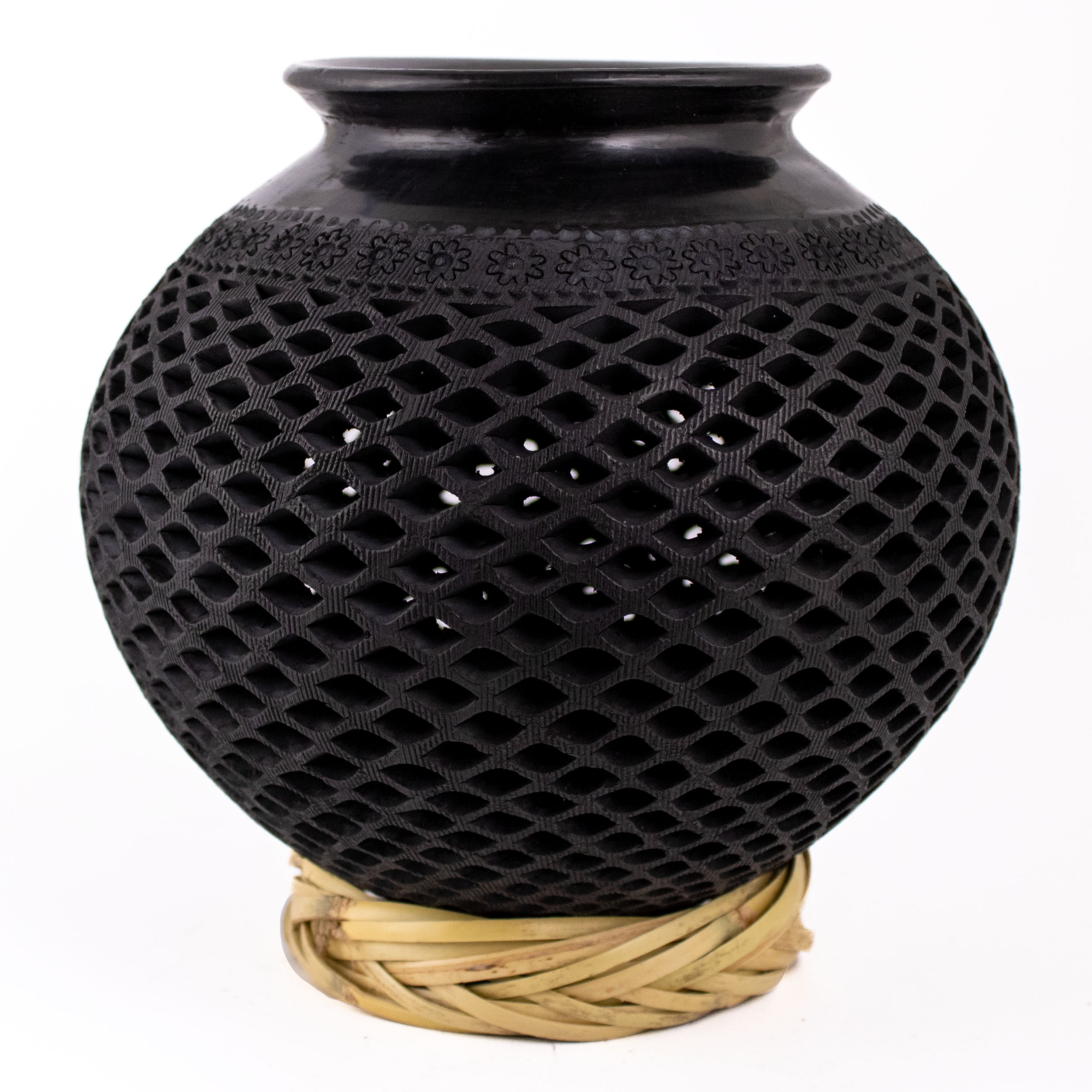 Barro Negro Traditional Lattice Decorative Vase