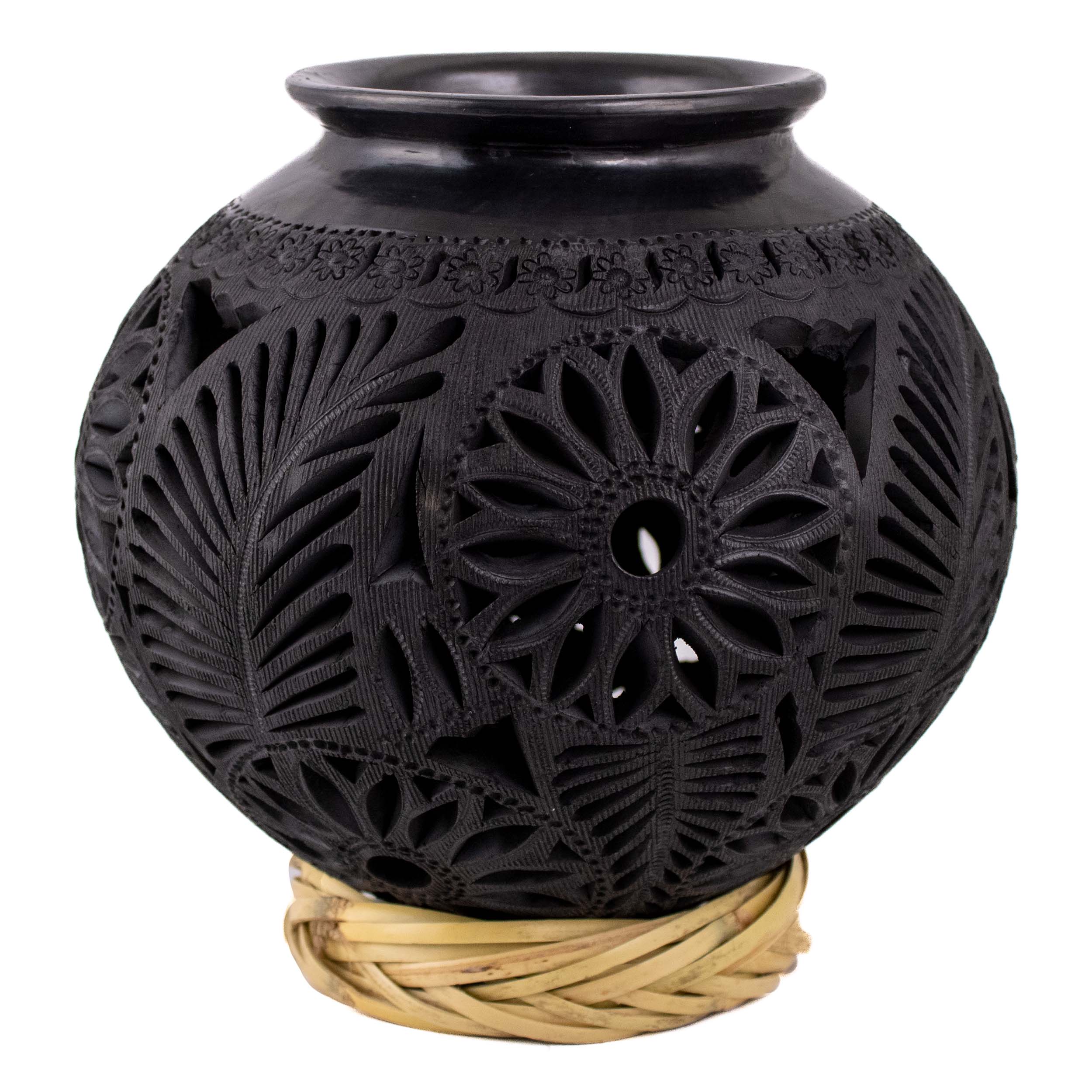 Barro Negro Traditional Lattice Decorative Vase