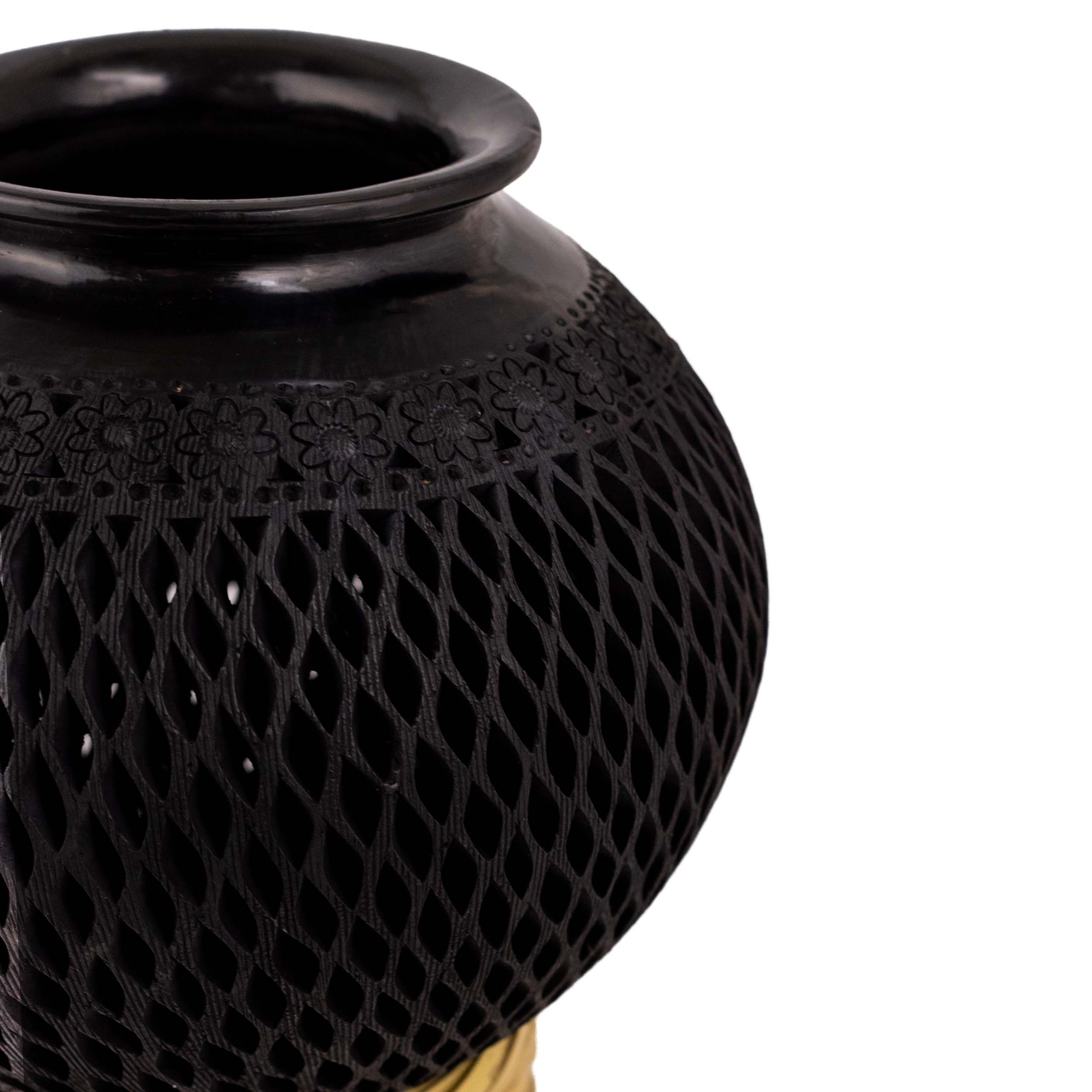 Barro Negro Traditional Lattice Decorative Vase