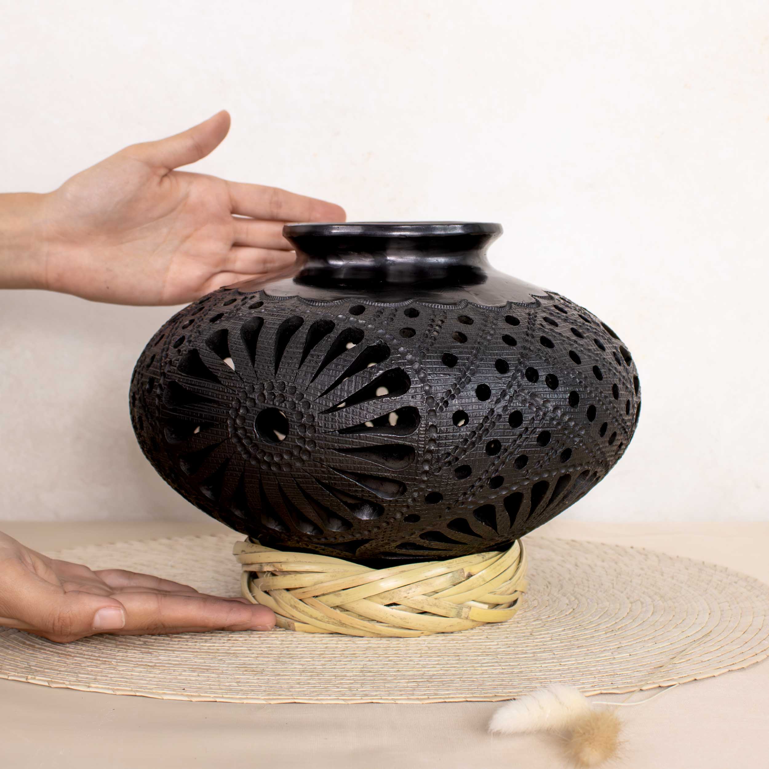 Barro Negro Traditional Wide Carved Vase