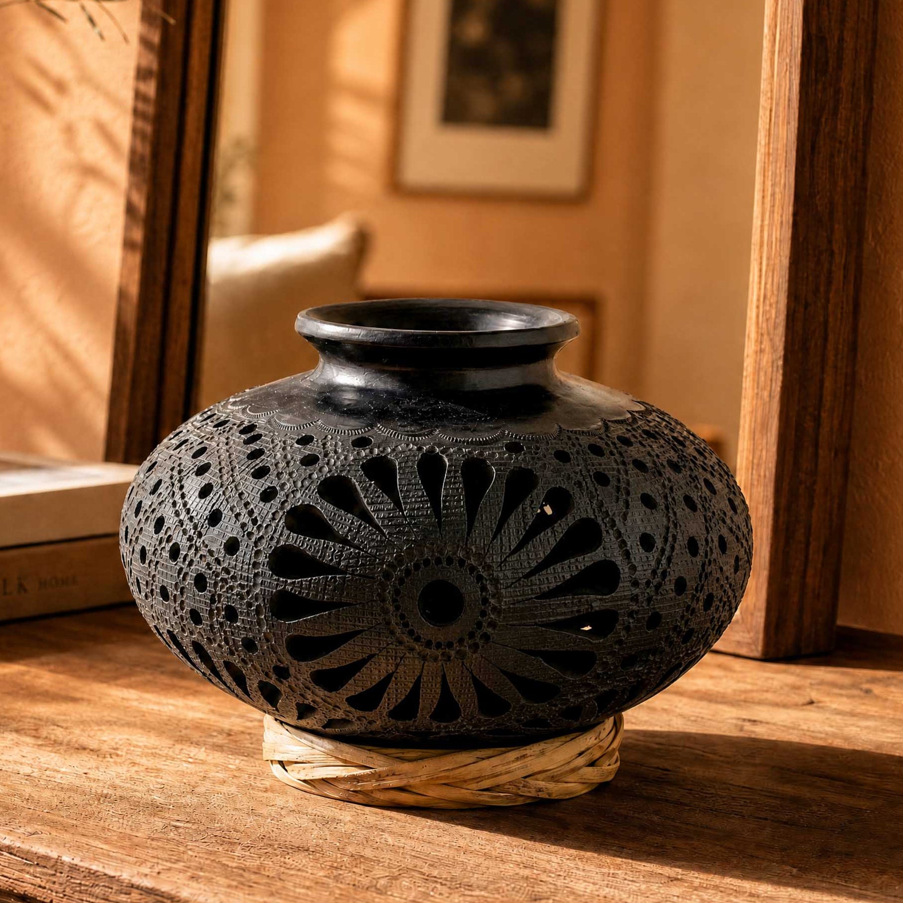 Barro Negro Traditional Wide Carved Vase