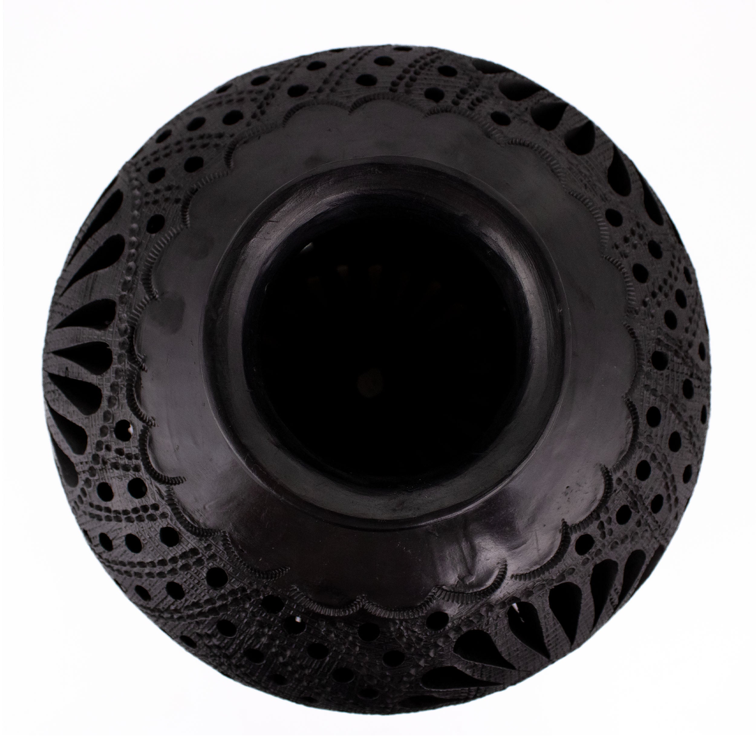 Barro Negro Traditional Wide Carved Vase