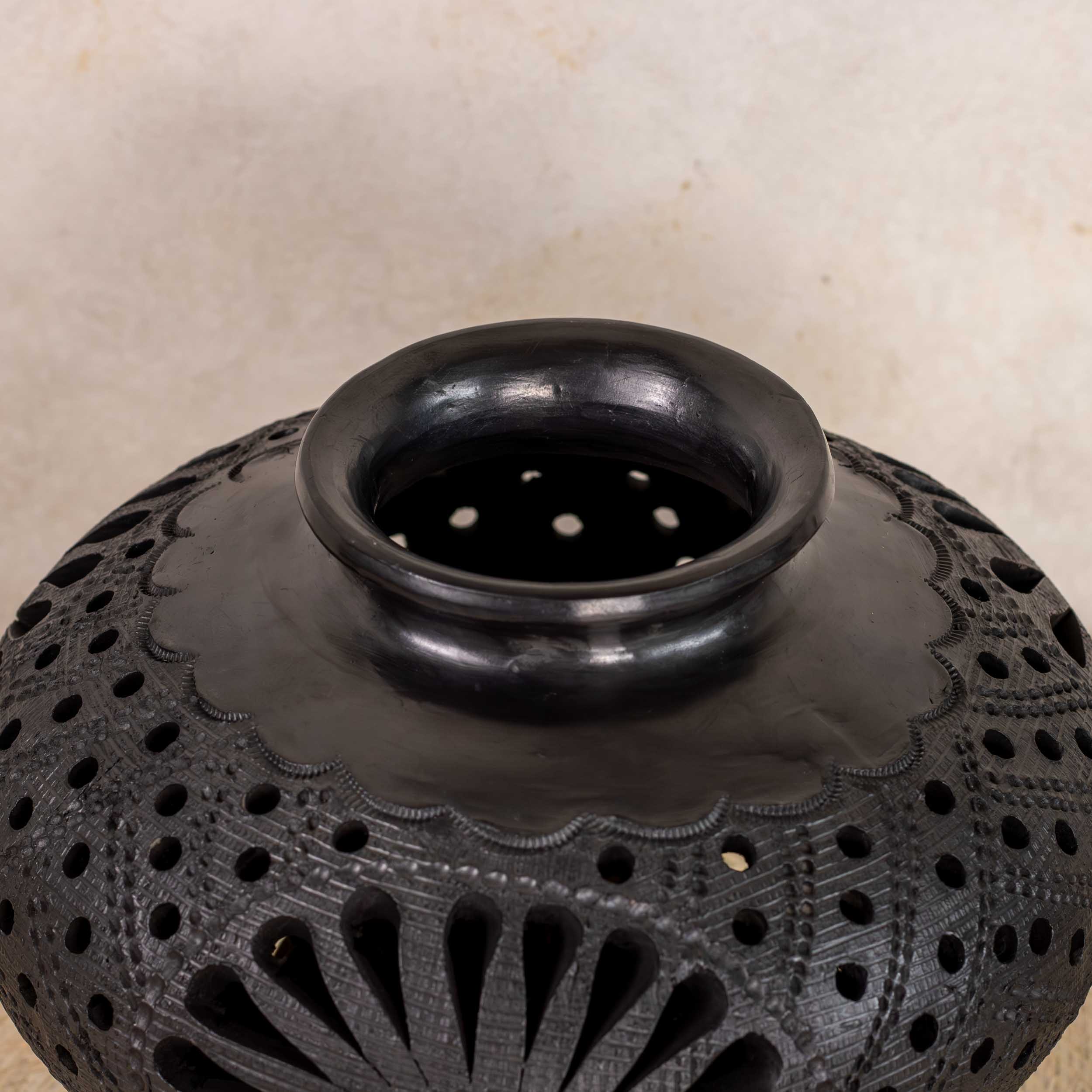Barro Negro Traditional Wide Carved Vase