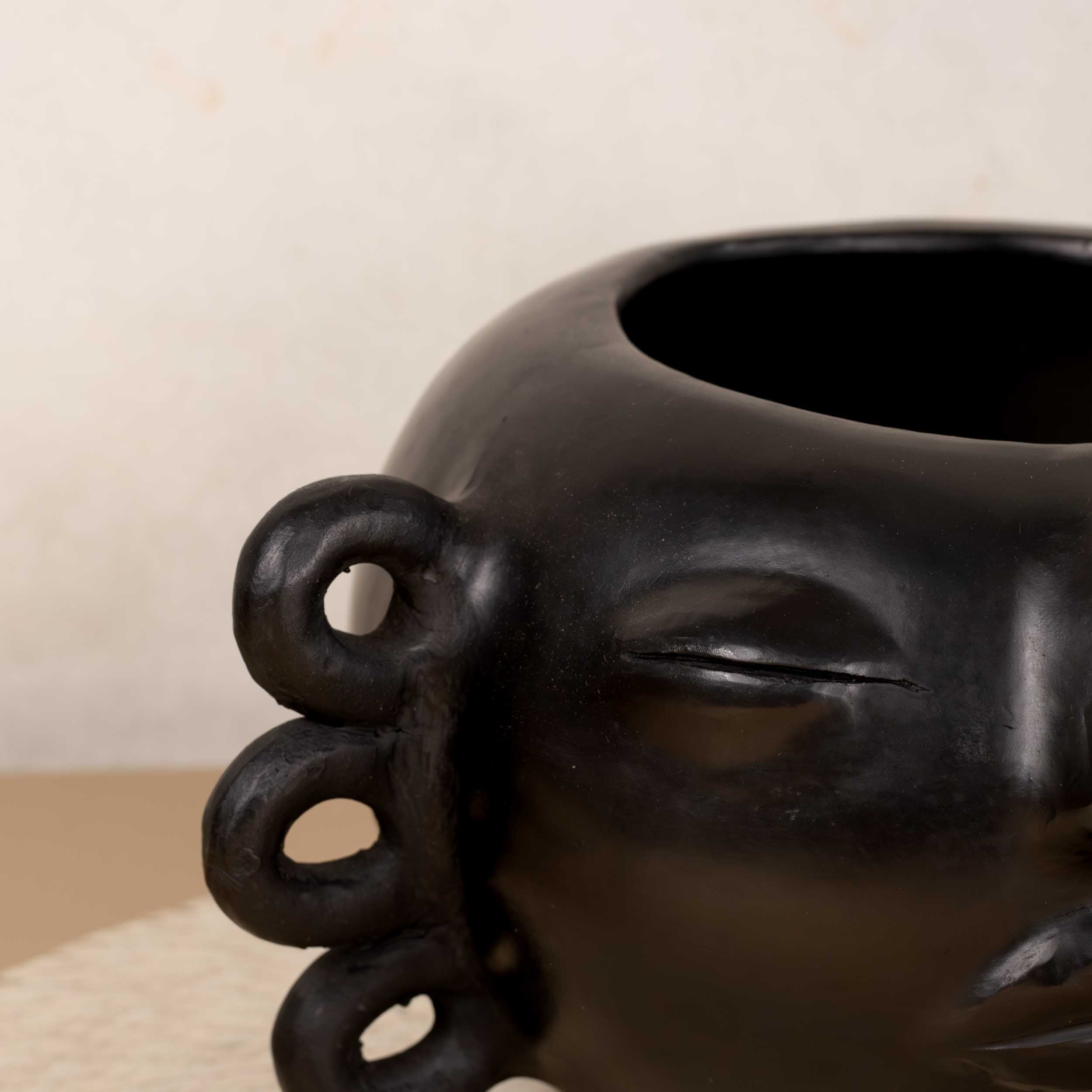 Barro Negro La Zapoteca Planter