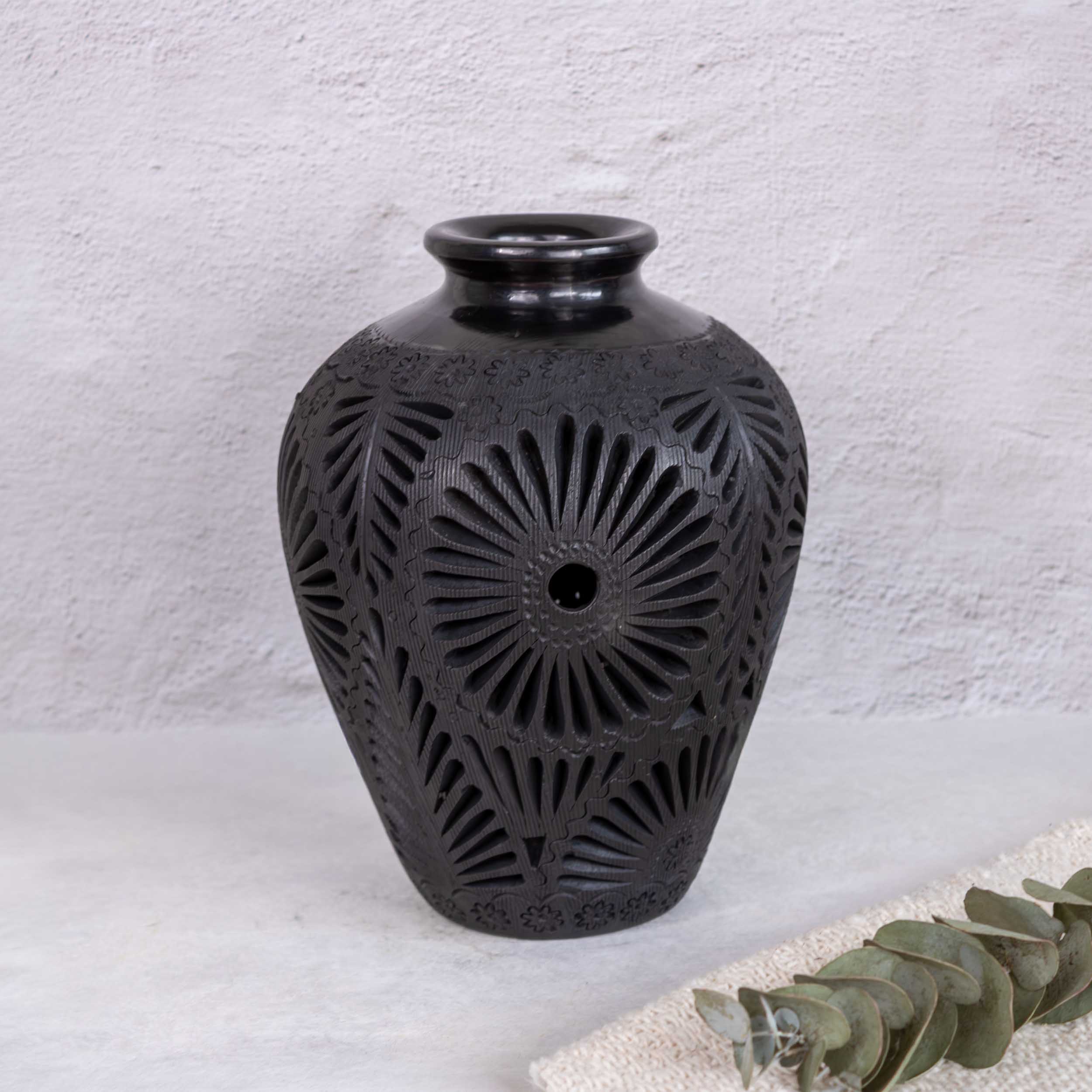 Barro Negro Openwork Solar Vase