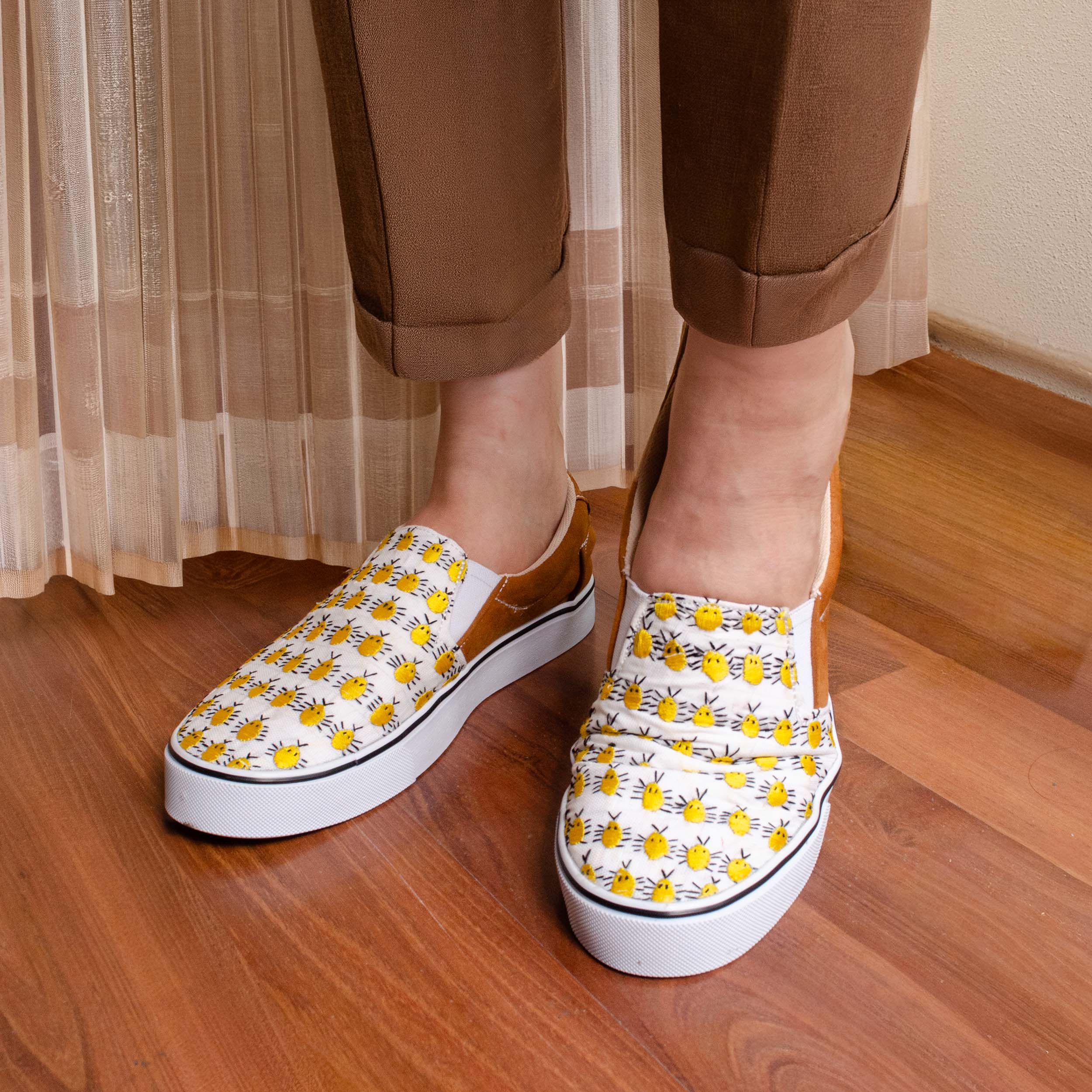 Costa Embroidery Sneakers