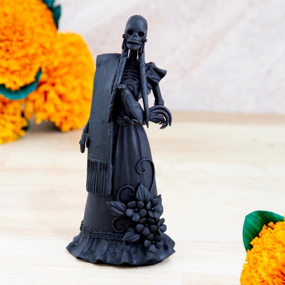 Catrina en Negro from Capula Sculpture