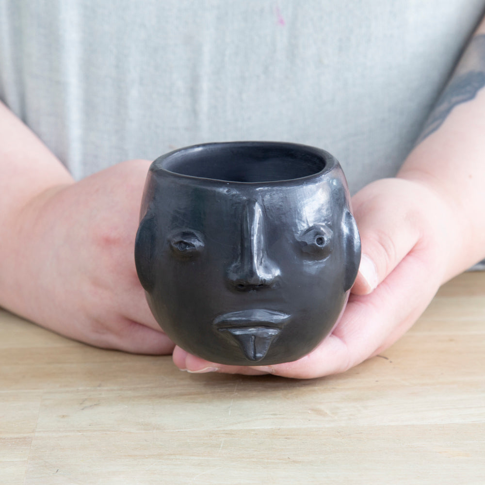 Barro Negro Grosero Mug