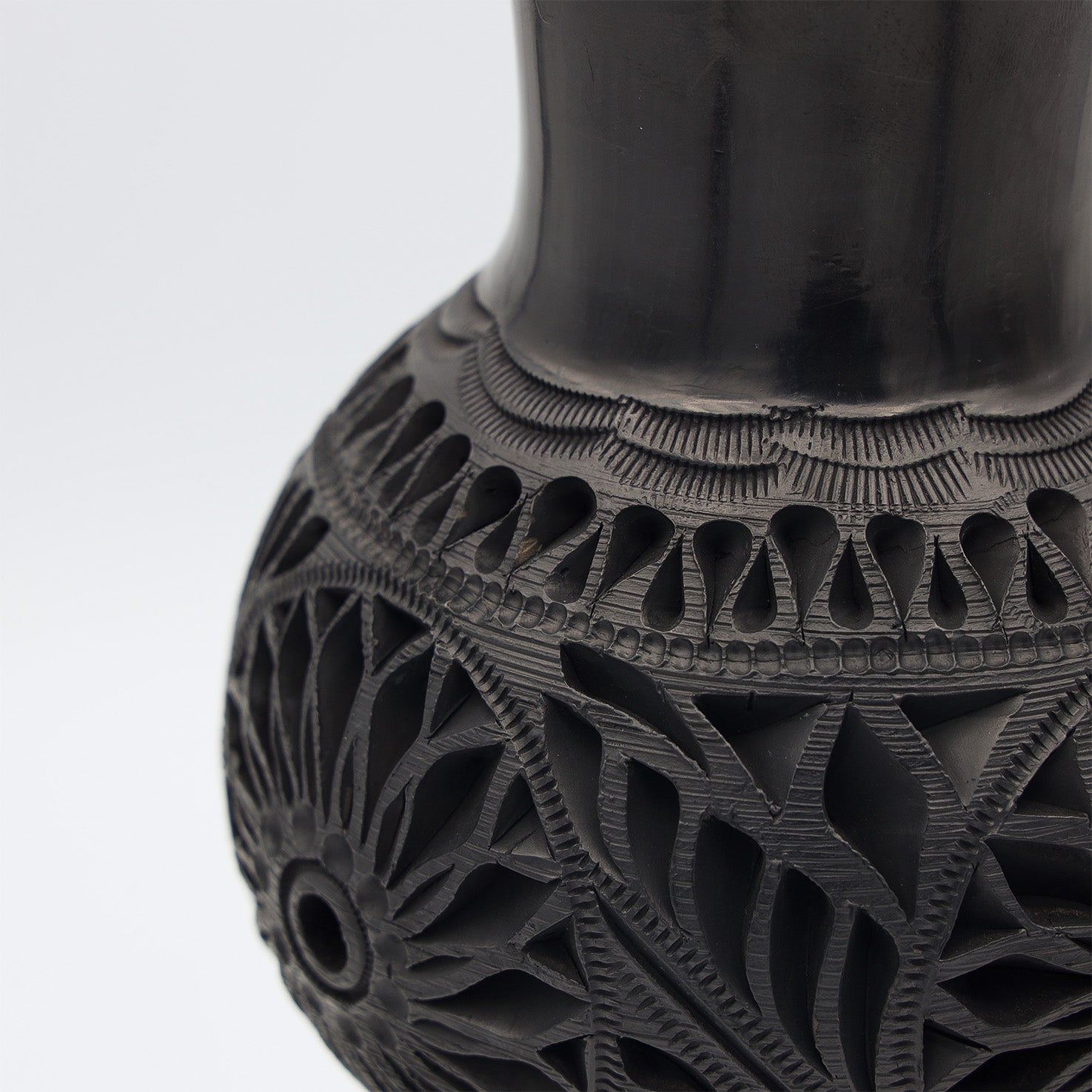 Cartuchero Barro Negro Short Decorative Carved Vase