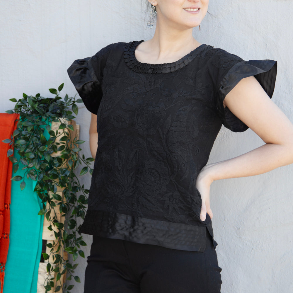 Flor Sagrada Embroidered Blouse