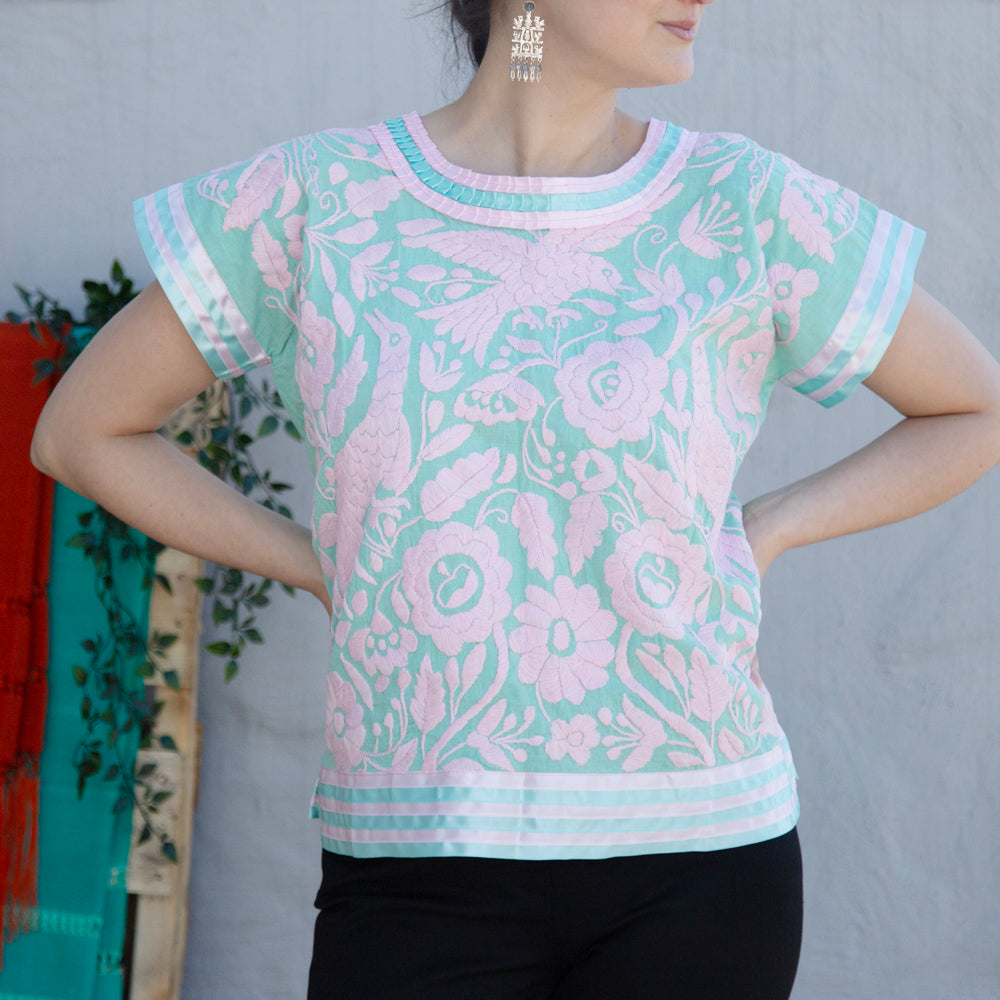 Flor Sagrada Embroidered Blouse