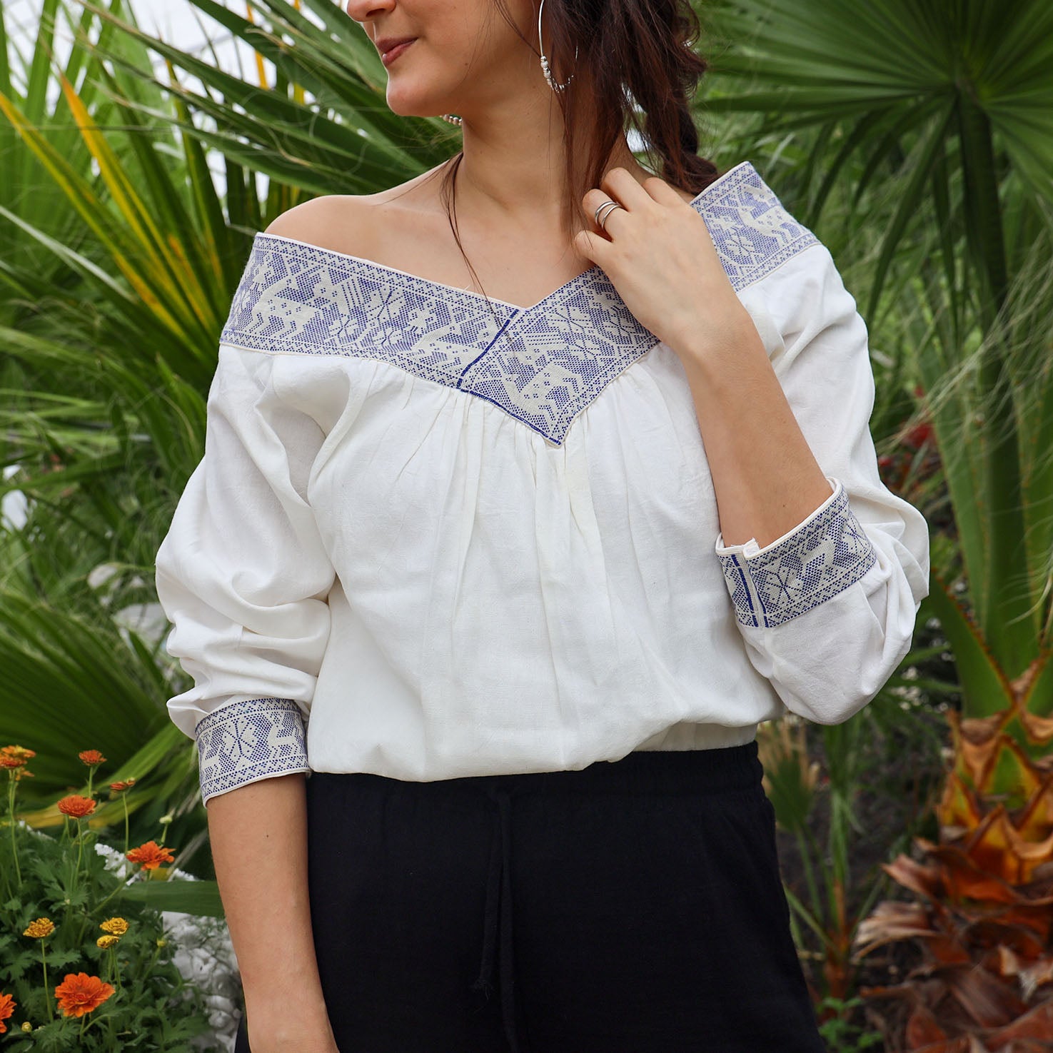 Puebla Embroidered Off-Shoulders Pepenado Manta Blouse