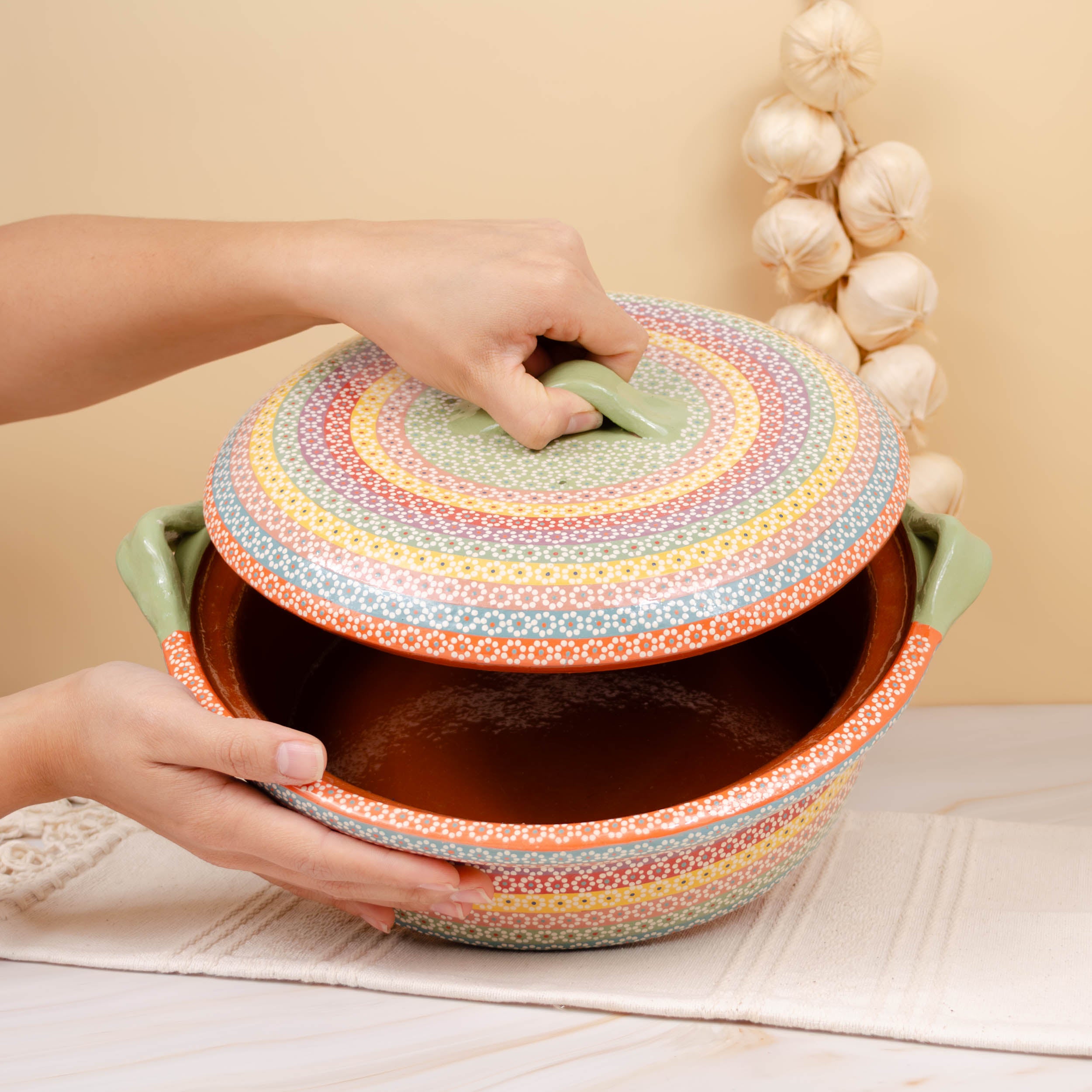XL Capula Clay Cazuela, Serving Dish with Lid
