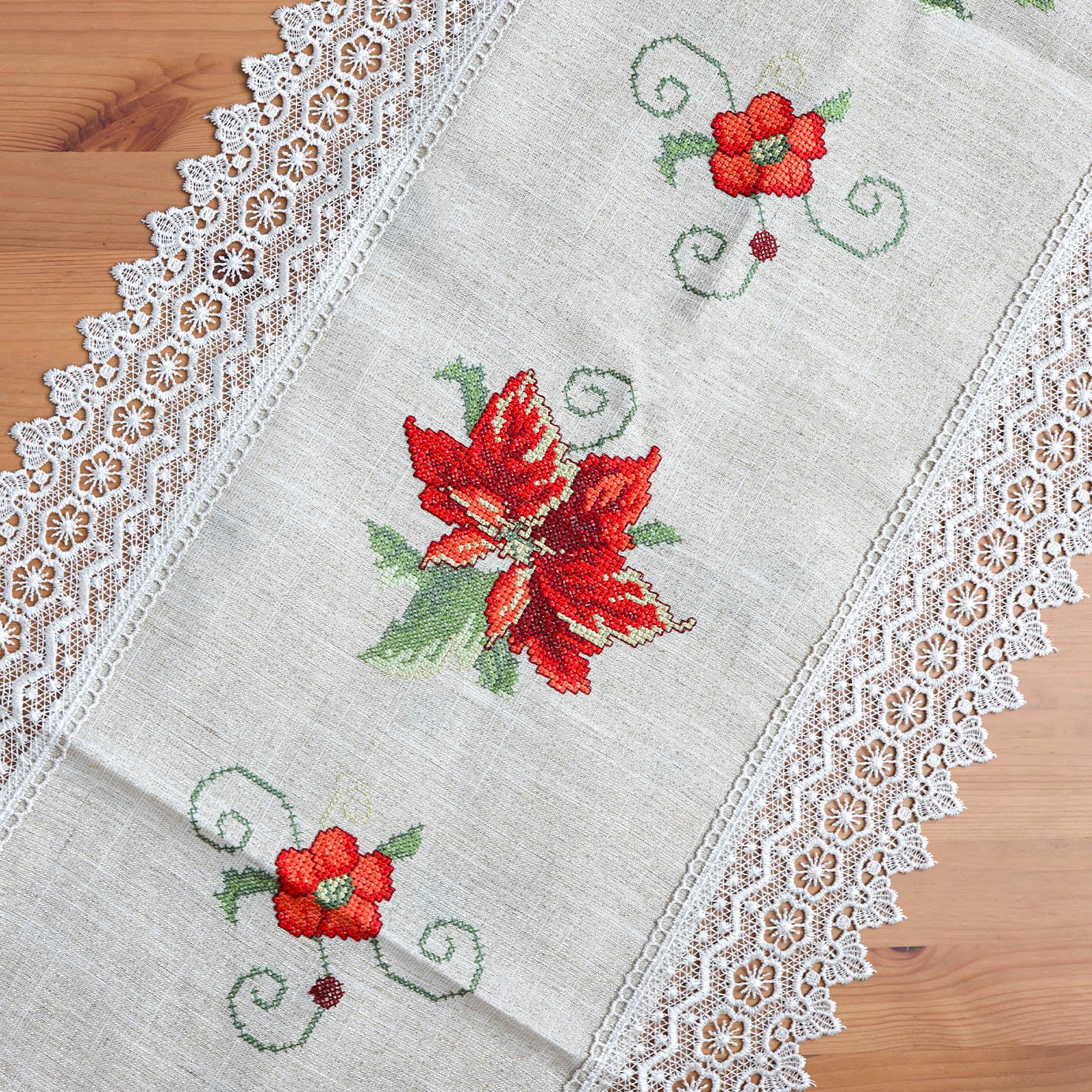 Deshilado Guipir Beige Table Runner with Poinsettias