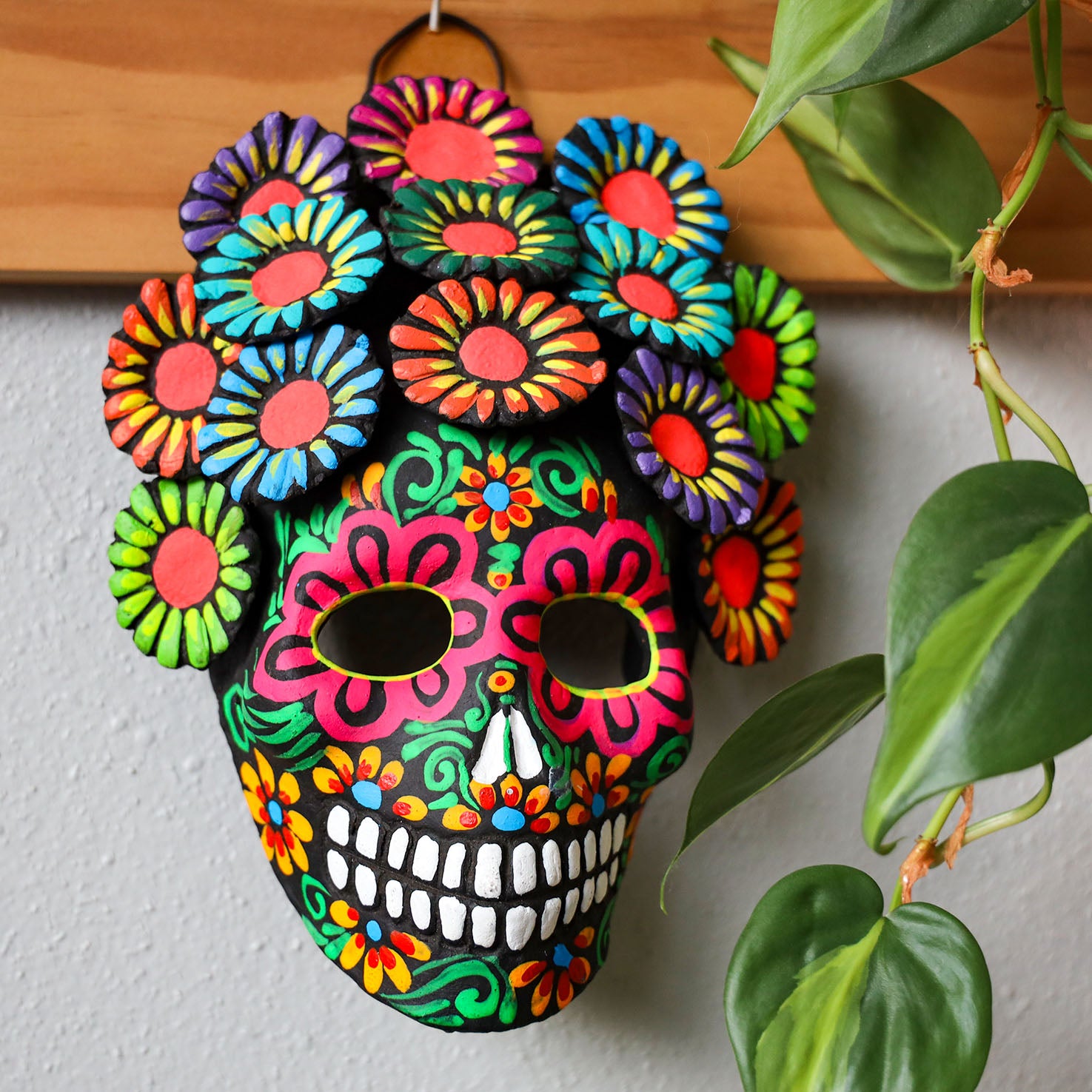 Capula Clay Skull Hanging Mask with Flowers