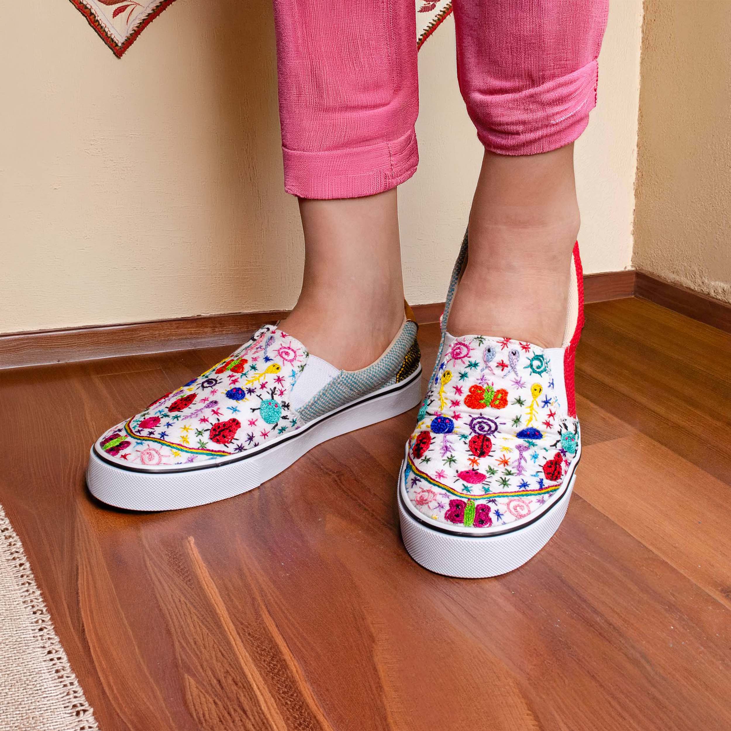Pulguitas Embroidered Sneakers