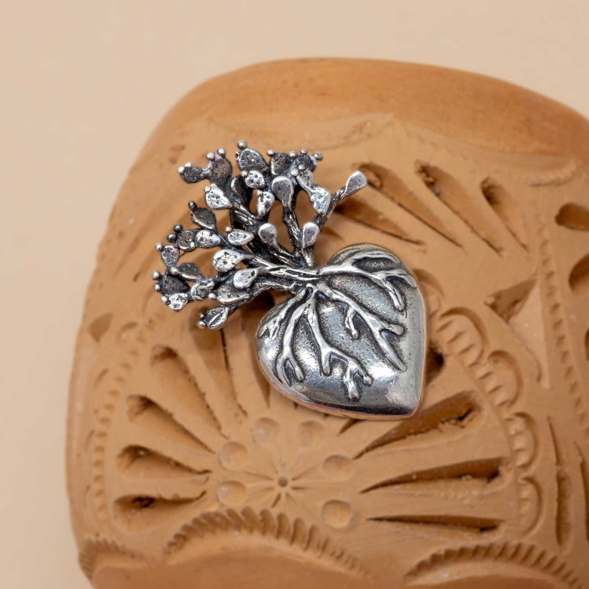 Sterling Silver Las Raíces de Mi Corazón Pendant
