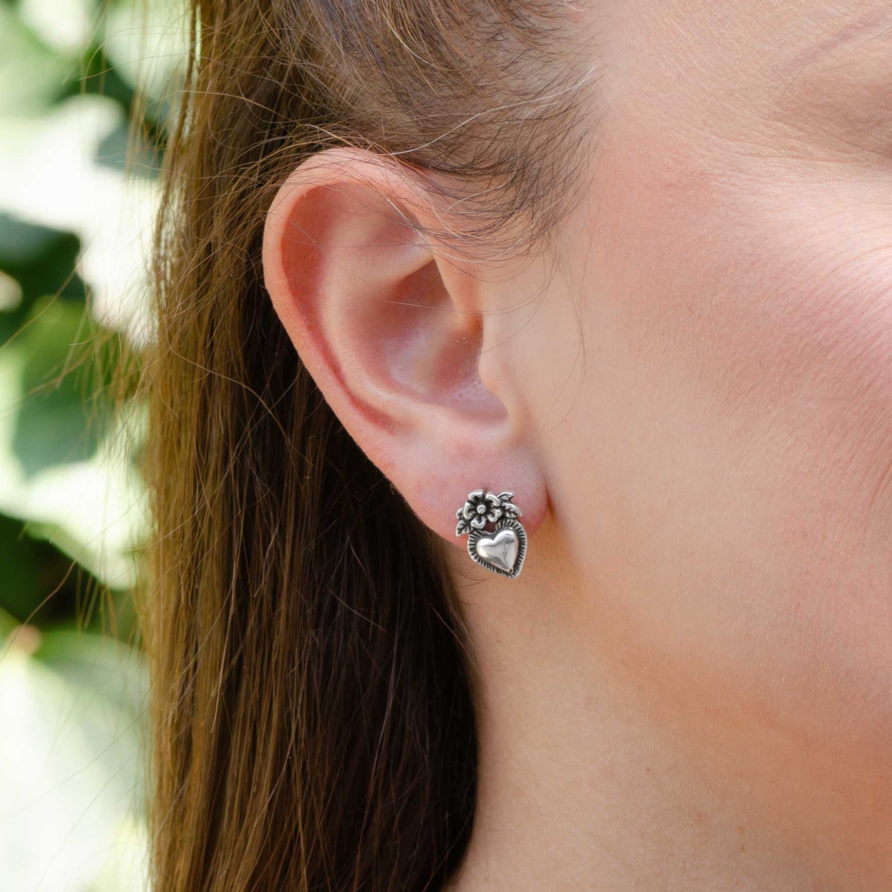 Sterling Silver Corazón de Flor Earrings