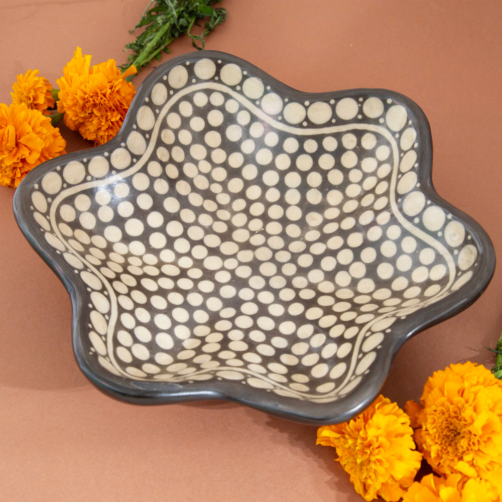 Zinapécuaro Dotted Estrella Ceramic Bowl