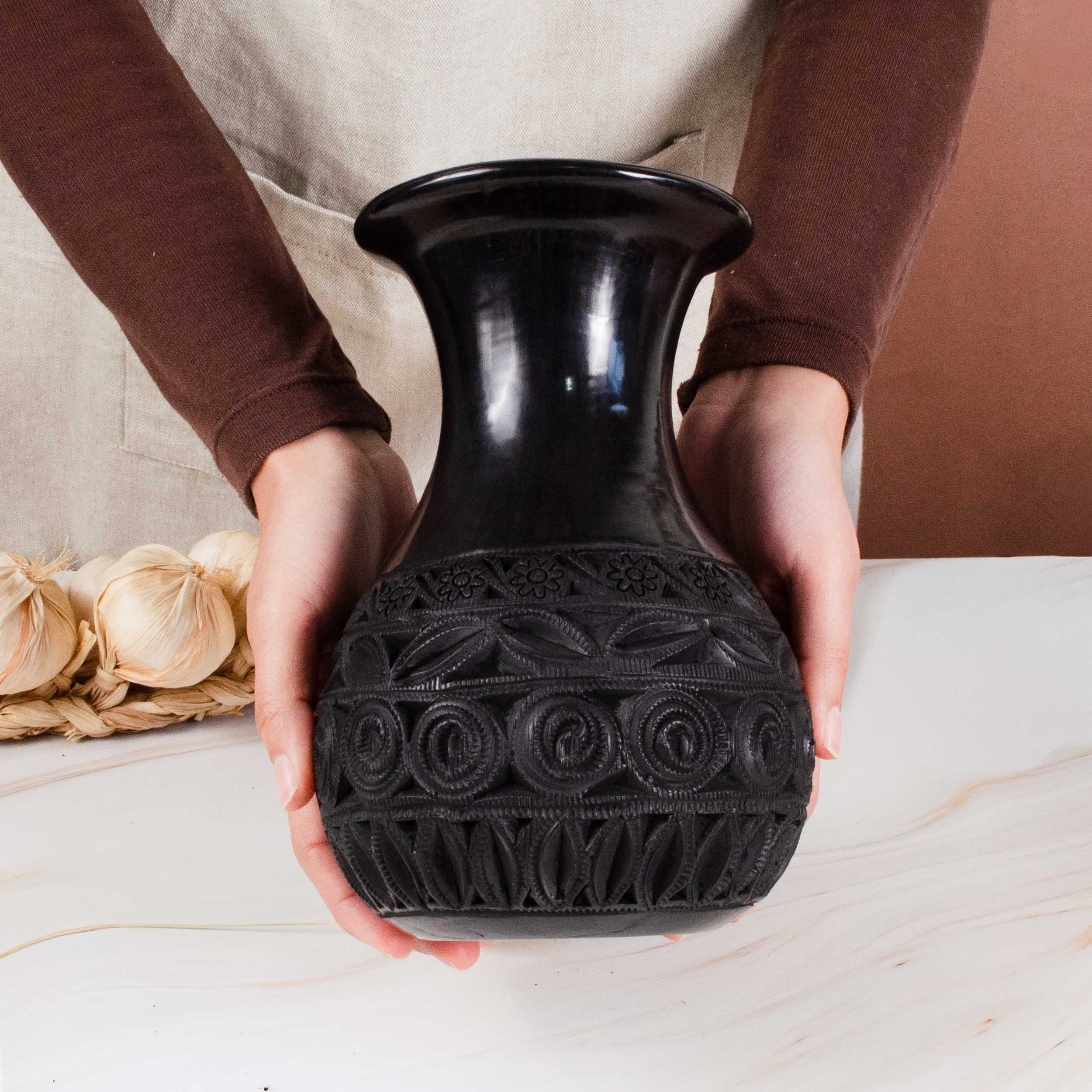 Barro Negro Longneck Openwork Decorative Vase