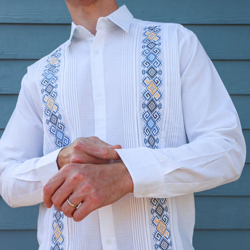 Día Long Sleeve Embroidered White Guayabera