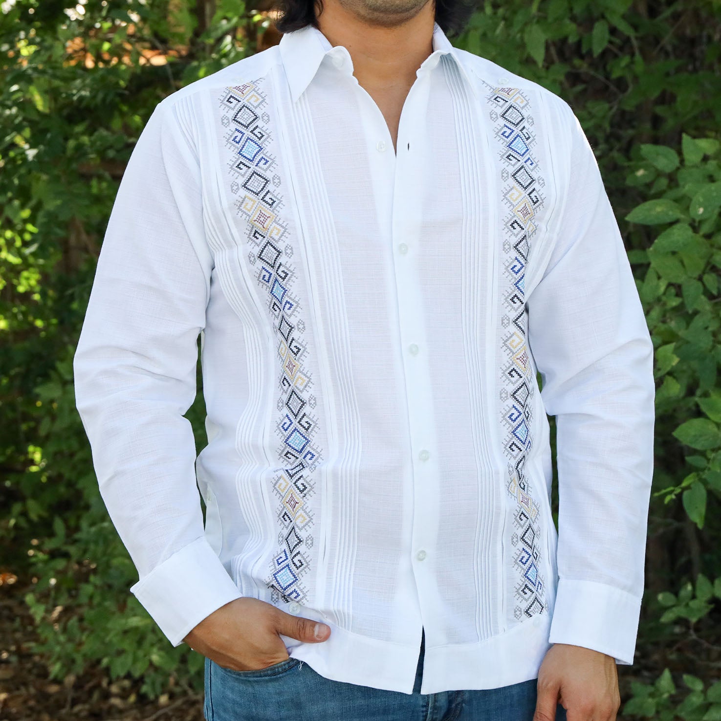 Brisa Embroidered Guayabera