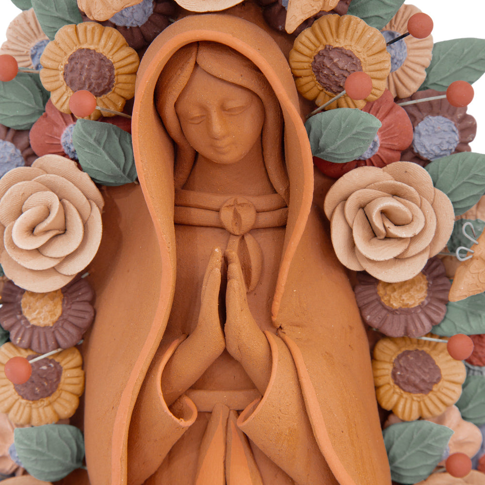 Virgen de Guadalupe Barro Pigmentado Clay Sculpture