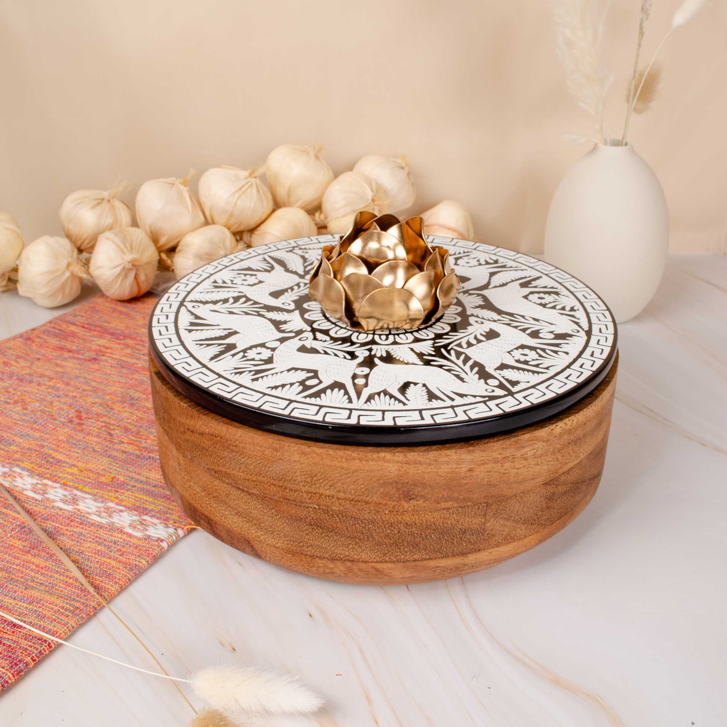 Tortillero Olinalá / Handmade Solid Wood Parota Basket