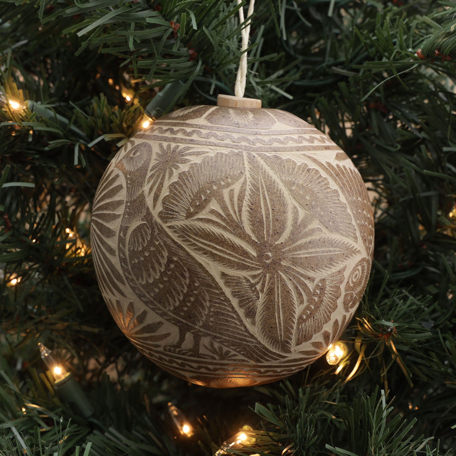 Jícara Natural Hand-Carved Round Christmas Ornament