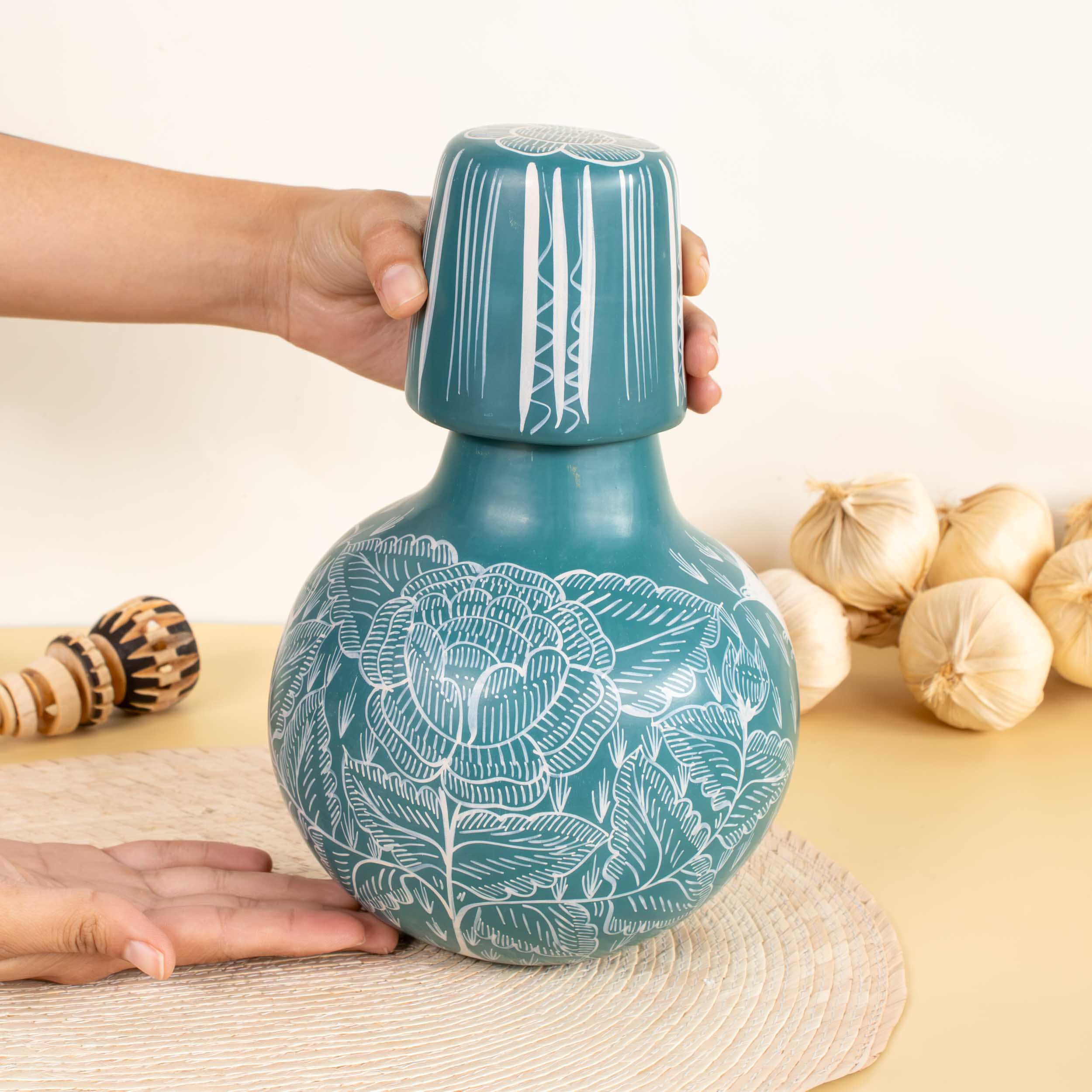 Huancito Awani Conejo Small Decanter & Cup Set