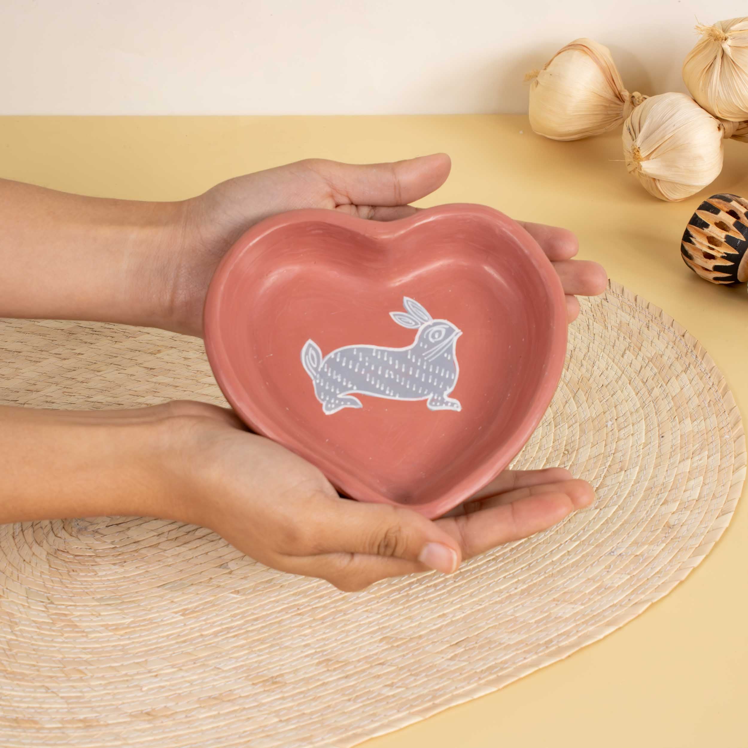 Huancito Hand-Painted Awani Heart Shaped Dish Plate