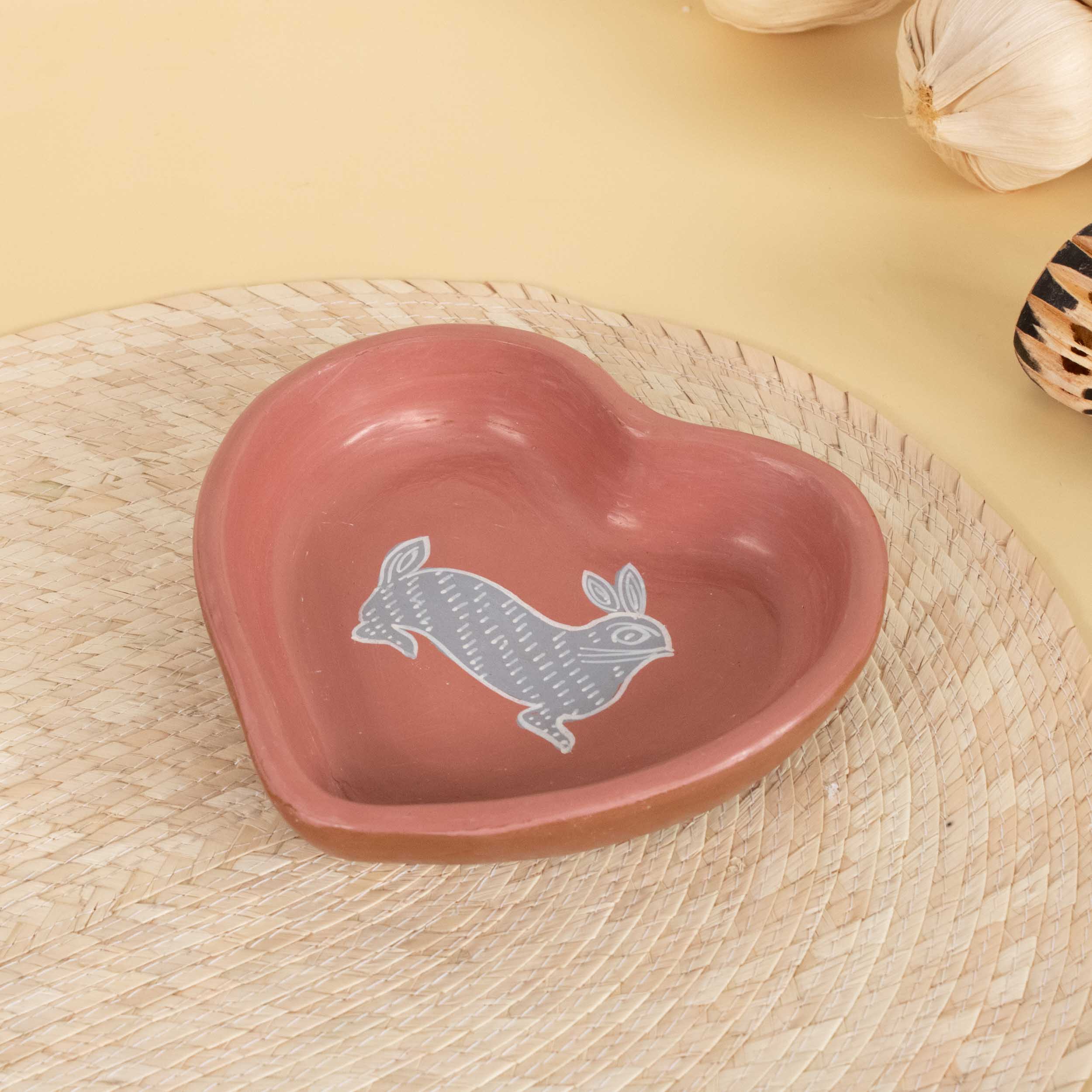Huancito Hand-Painted Awani Heart Shaped Dish Plate
