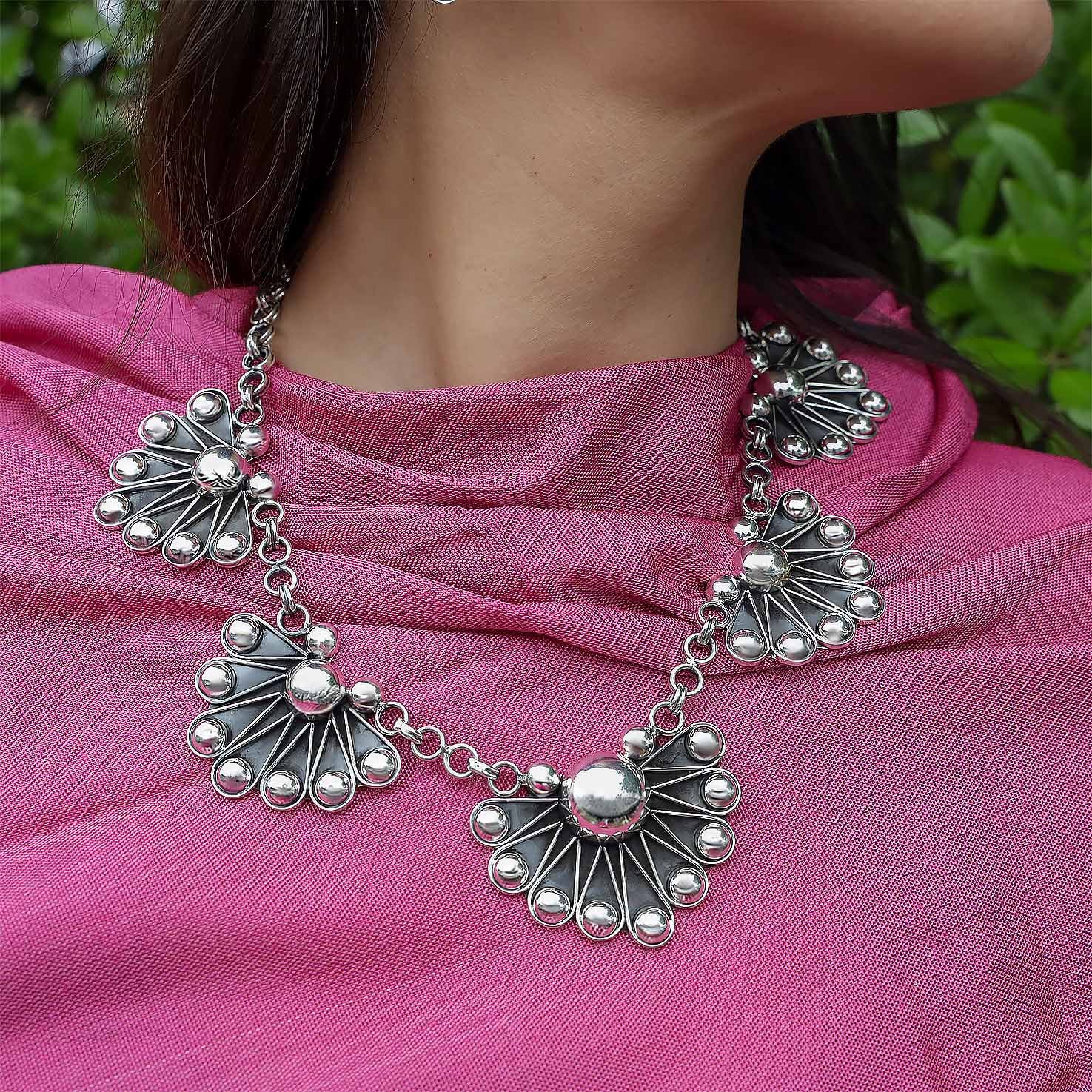 Sterling Silver Oxidized Flores Set (Necklace, Bracelet, & Earrings)