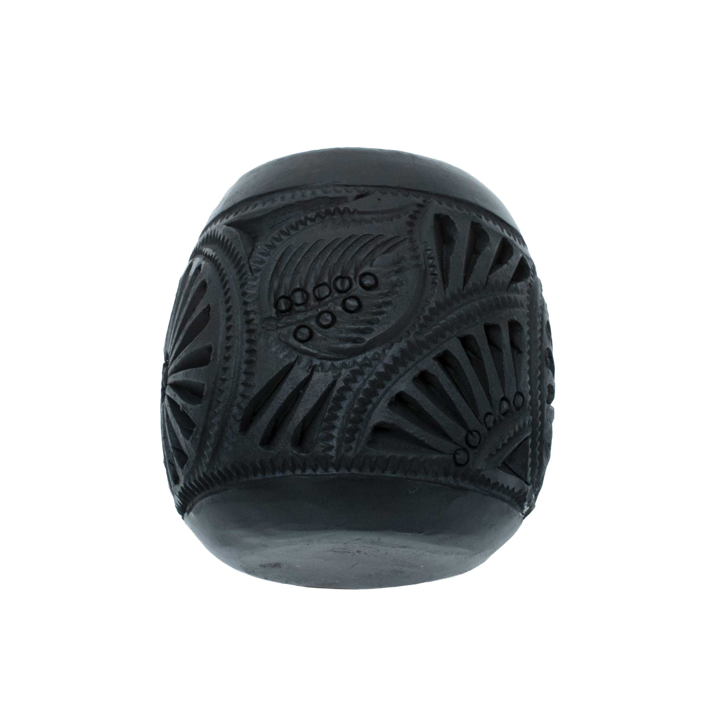 Barro Negro Floral Carved Mezcalero Shot Glass | Lolo Mercadito