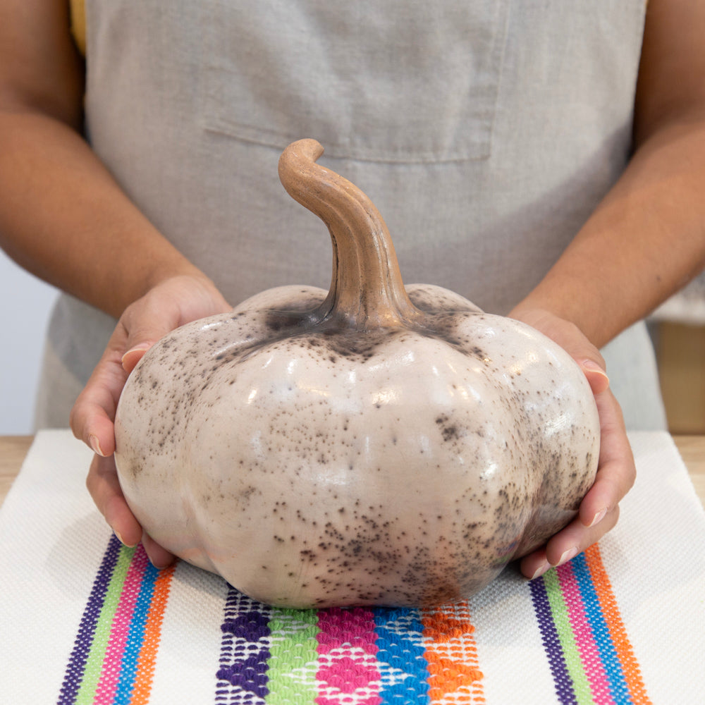 Zinepécuaro Medium Clay Pumpkin