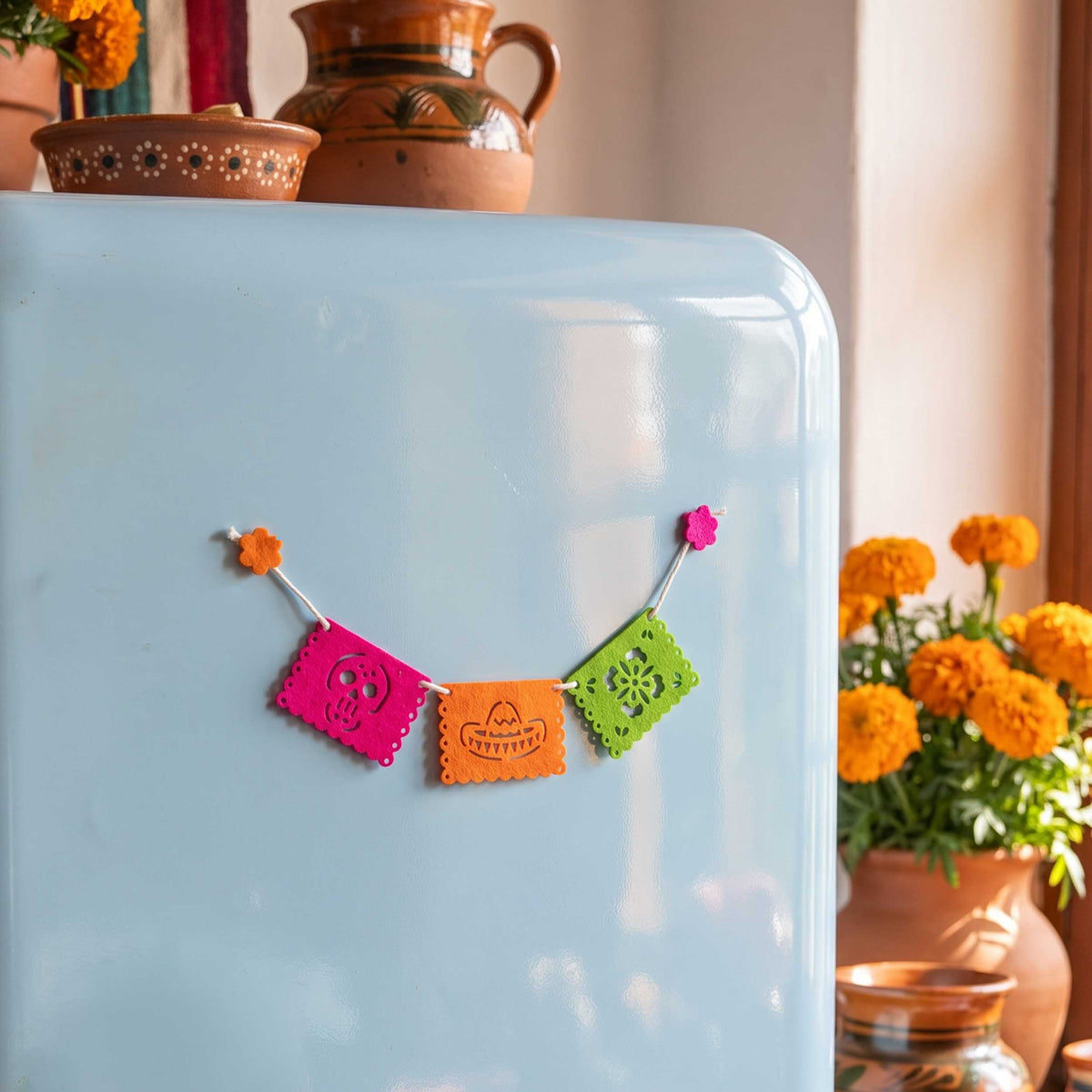 Día de Los Muertos Felt Mini Papel Picado Banner Magnet