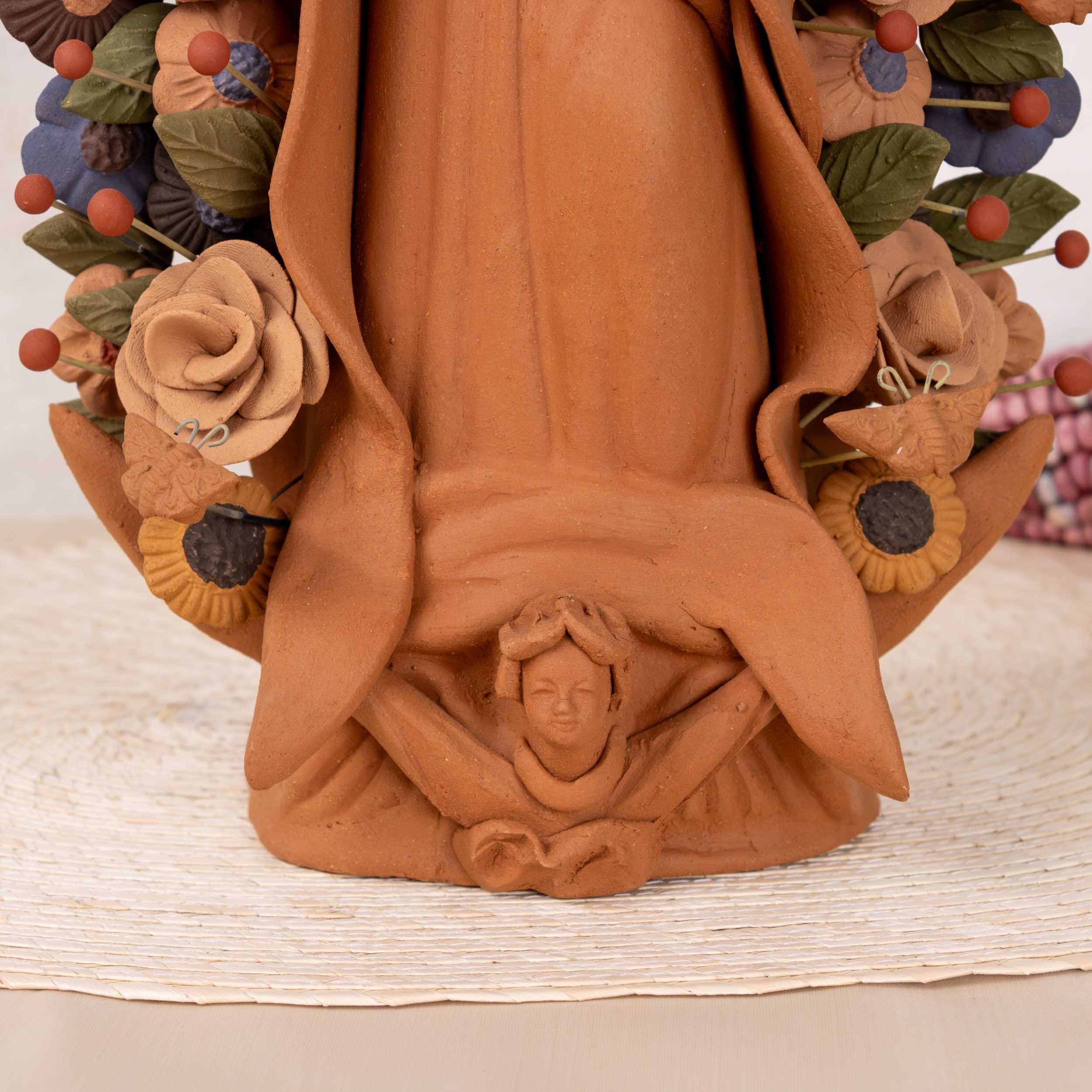 Virgen de Guadalupe Barro Pigmentado Clay Sculpture