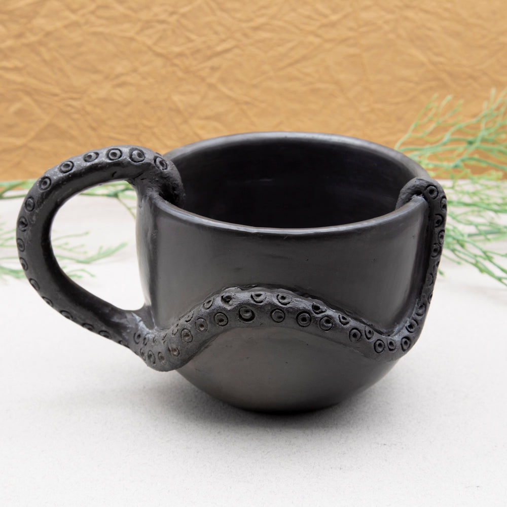 Barro Negro Kraken Mug