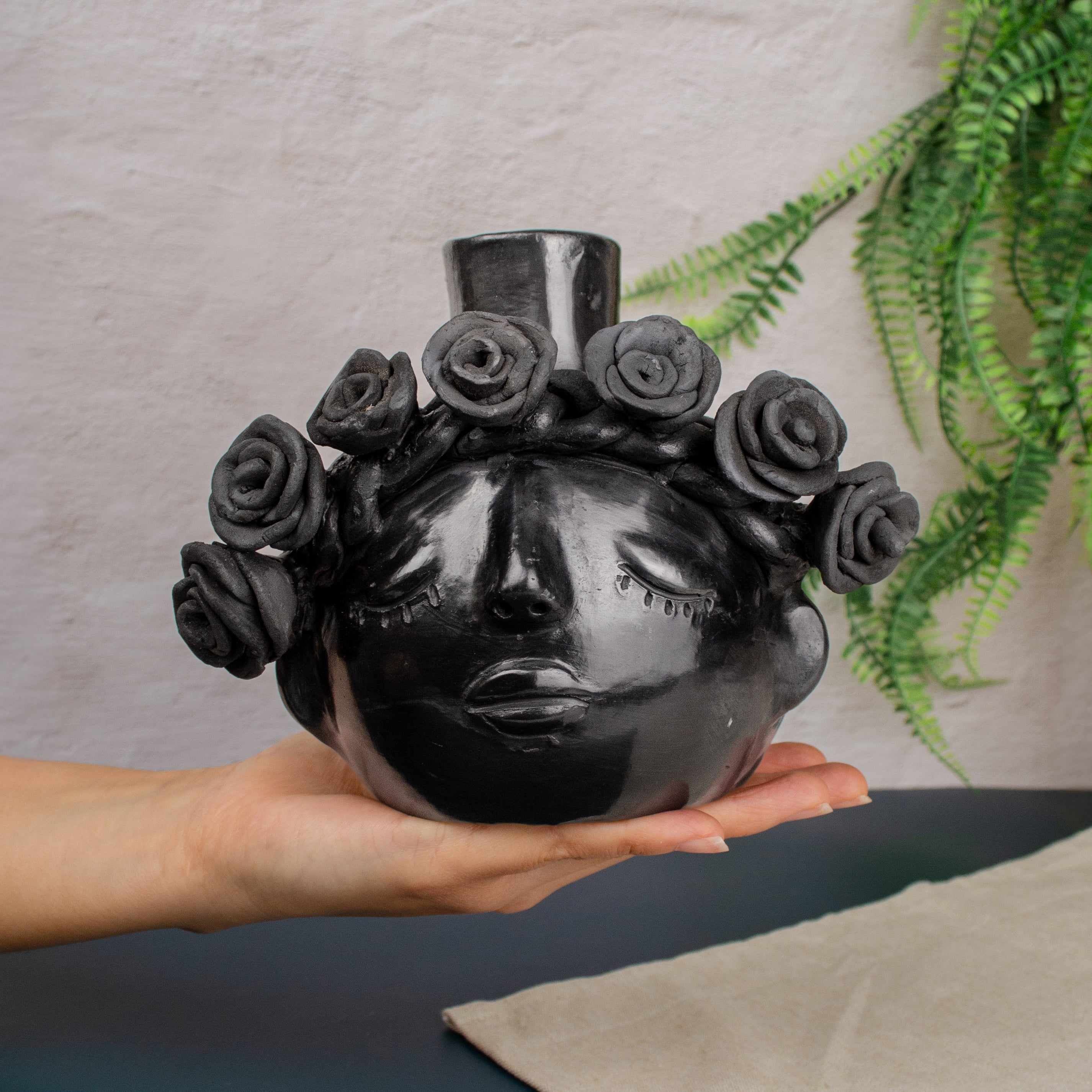 Barro Negro Reina Candle Holder