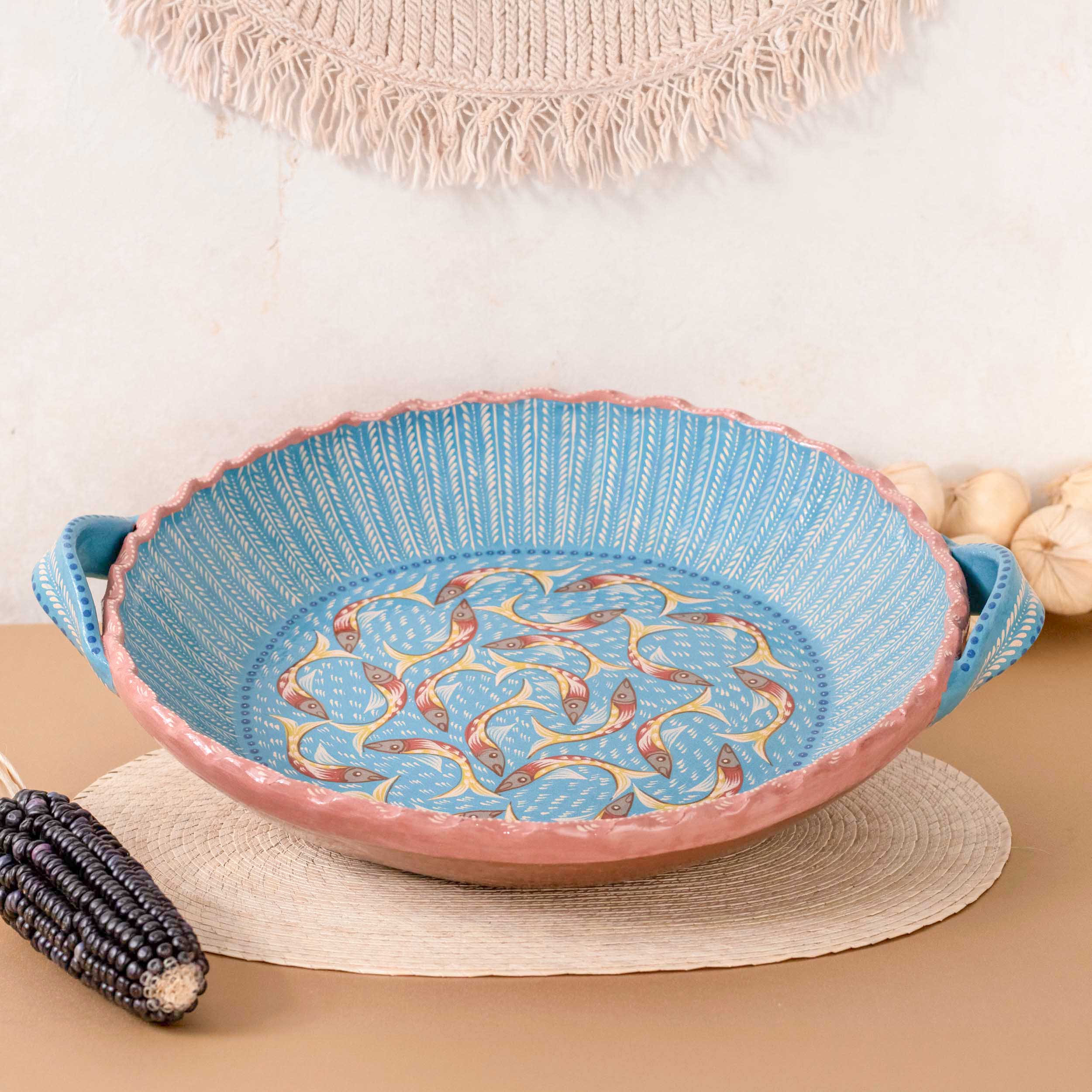 Peces de Capula Twisting Rim Round Tray